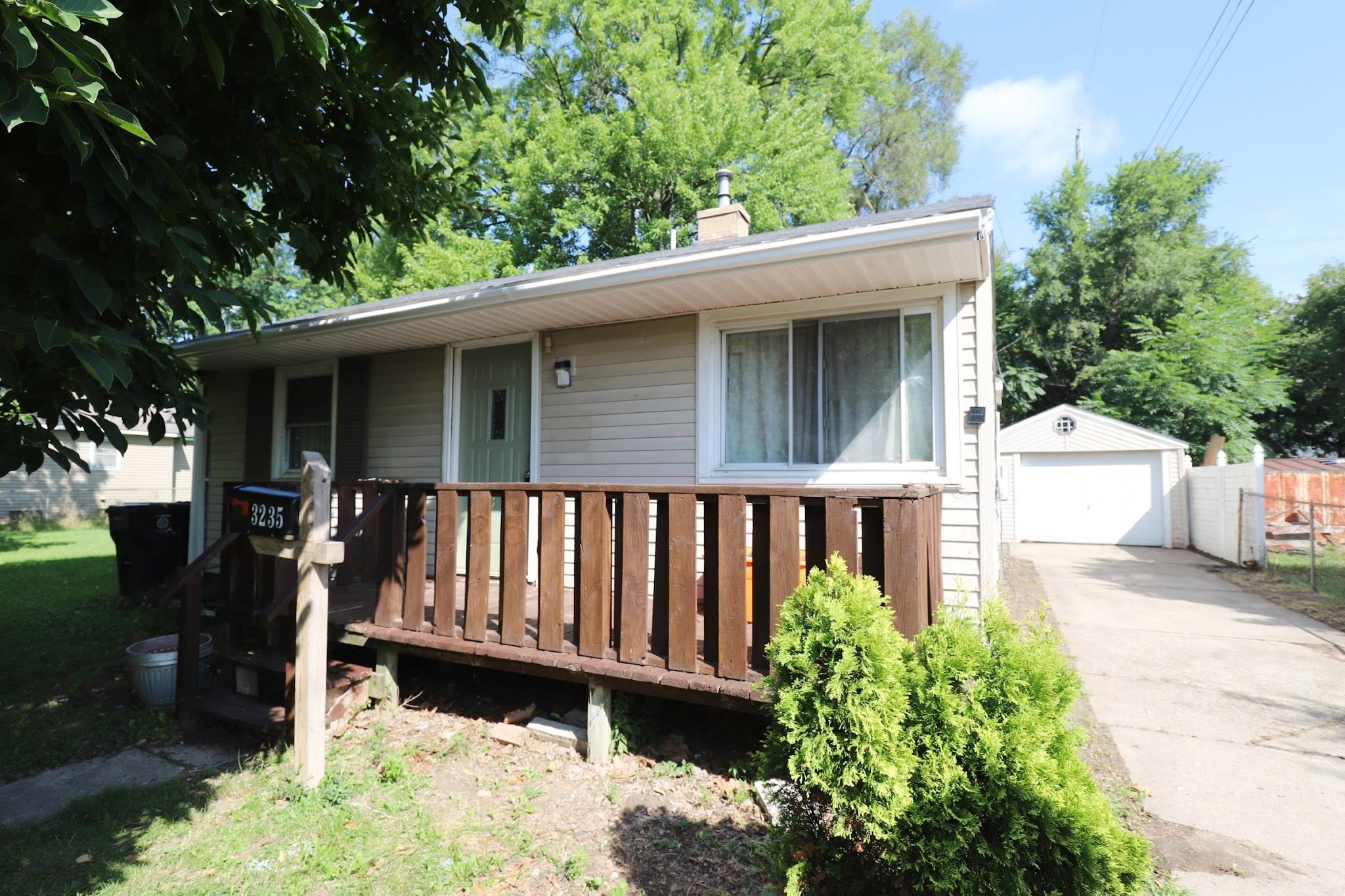 3235 Whittier Avenue, Flint, MI 48506