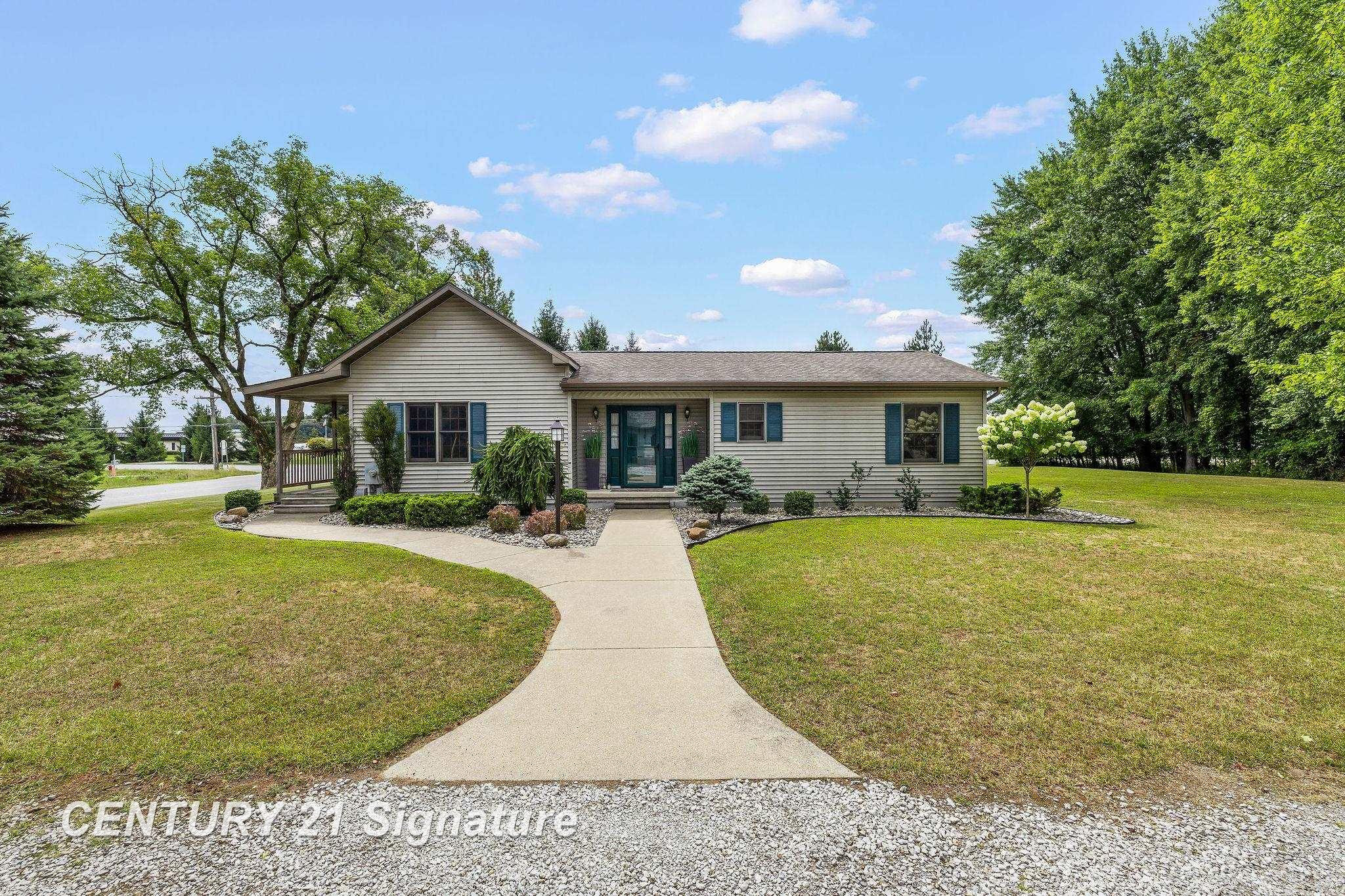 1545 N Graham Road, Freeland, MI 48623