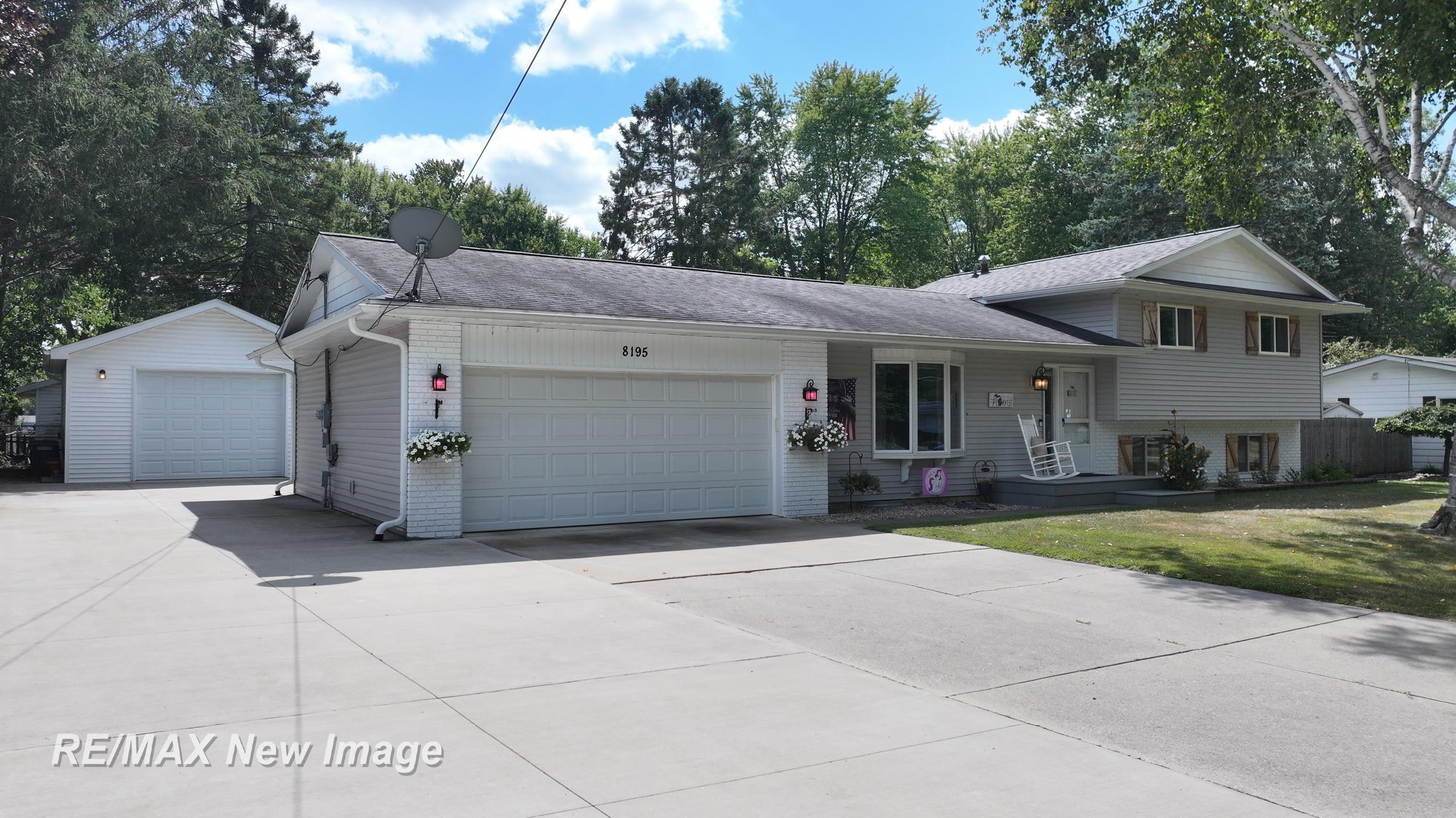 8195 Area Drive, Saginaw, MI 48609