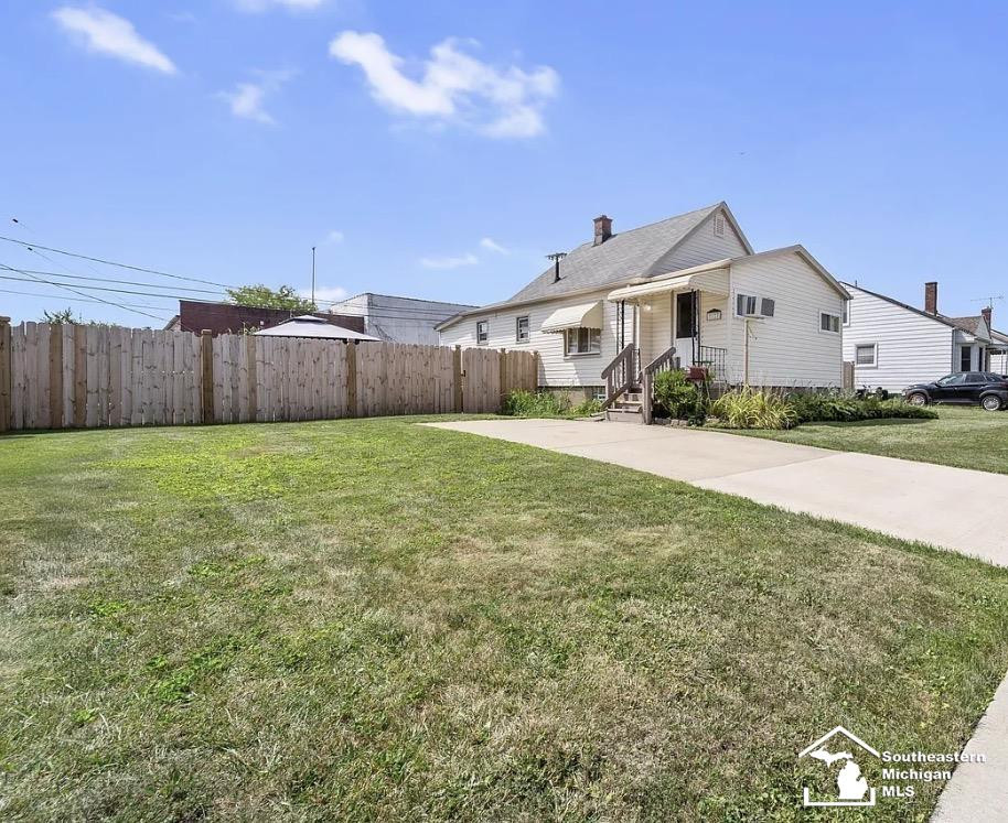 1727 Sycamore Street, Wyandotte, MI 48192