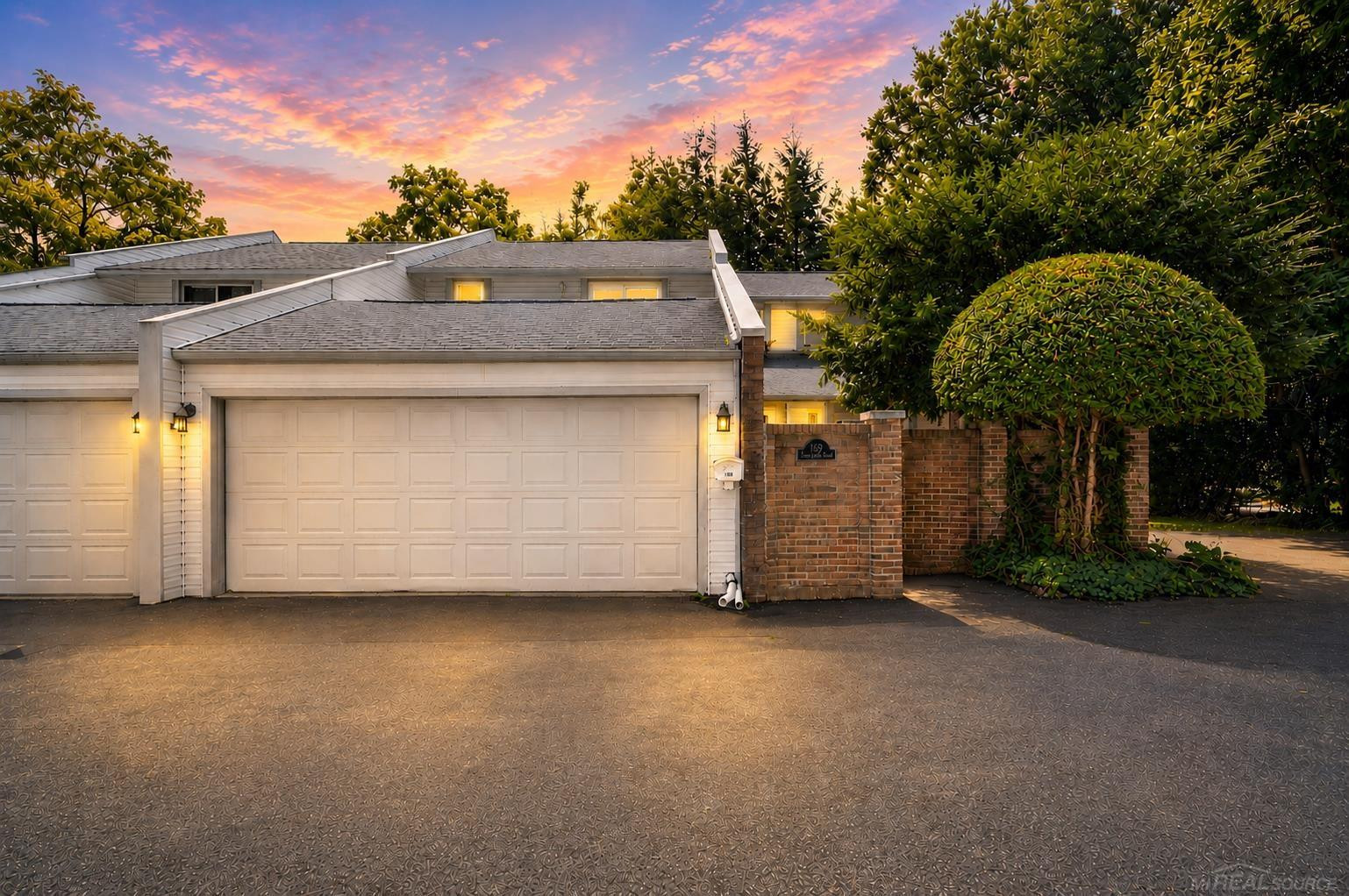 169 E Long Lake Road, Bloomfield Hills, MI 48304