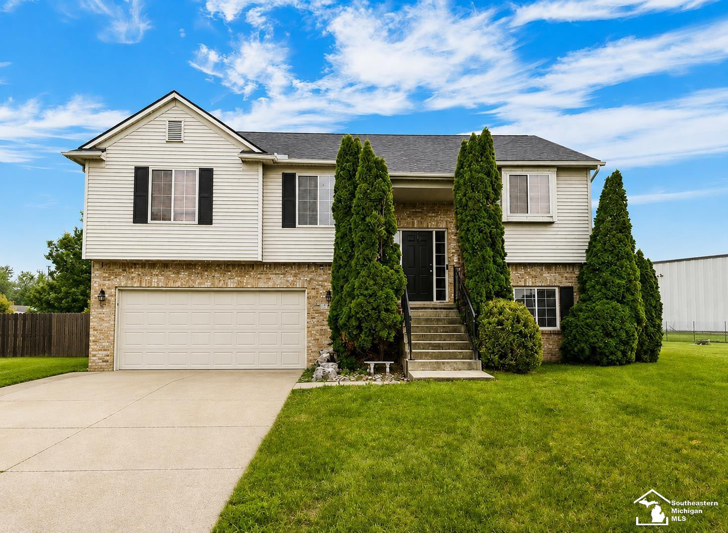 155 Caribou Run Road, Dundee, MI 48131