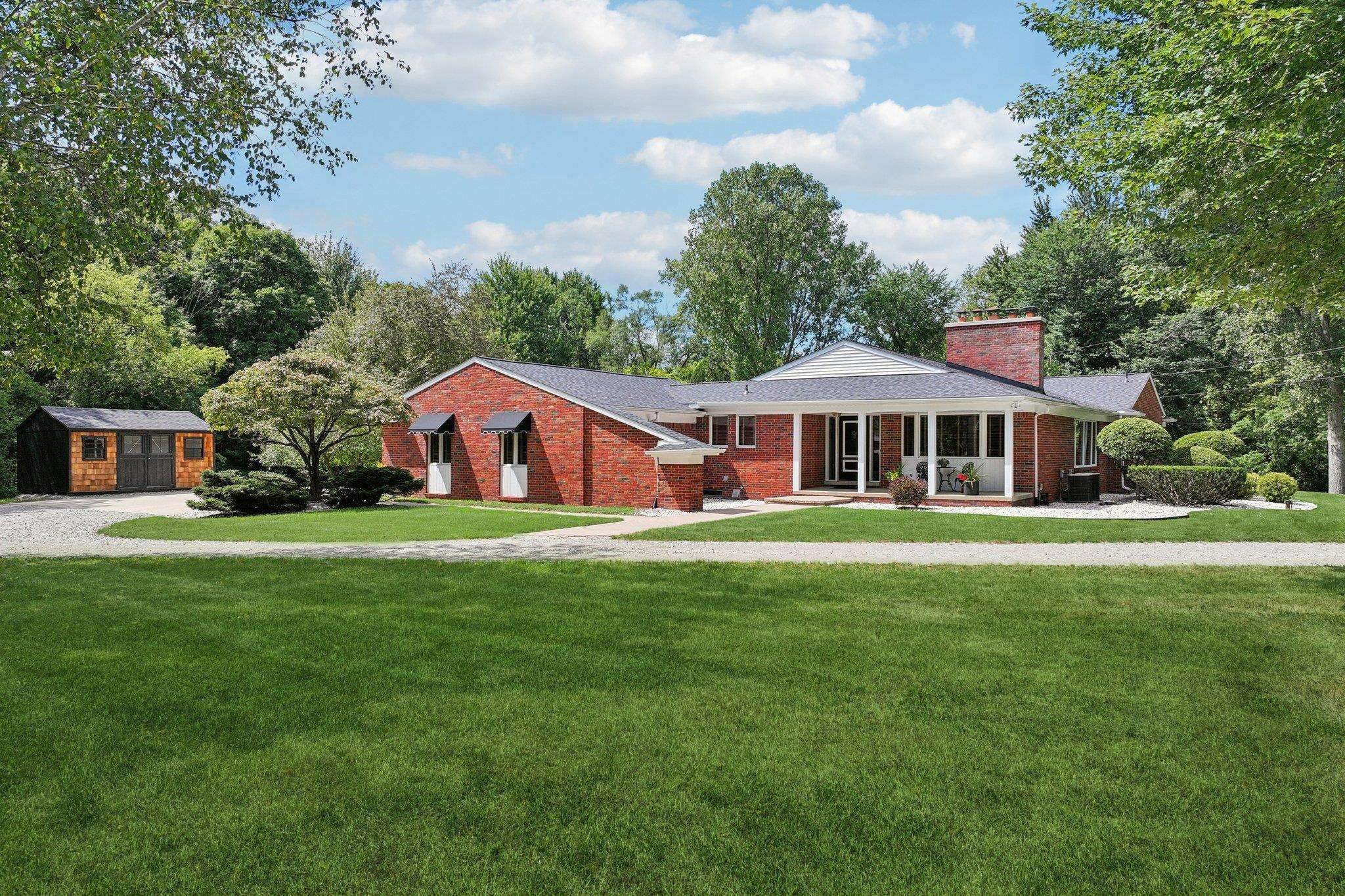 Property photo for 890 E Romeo Road, MI