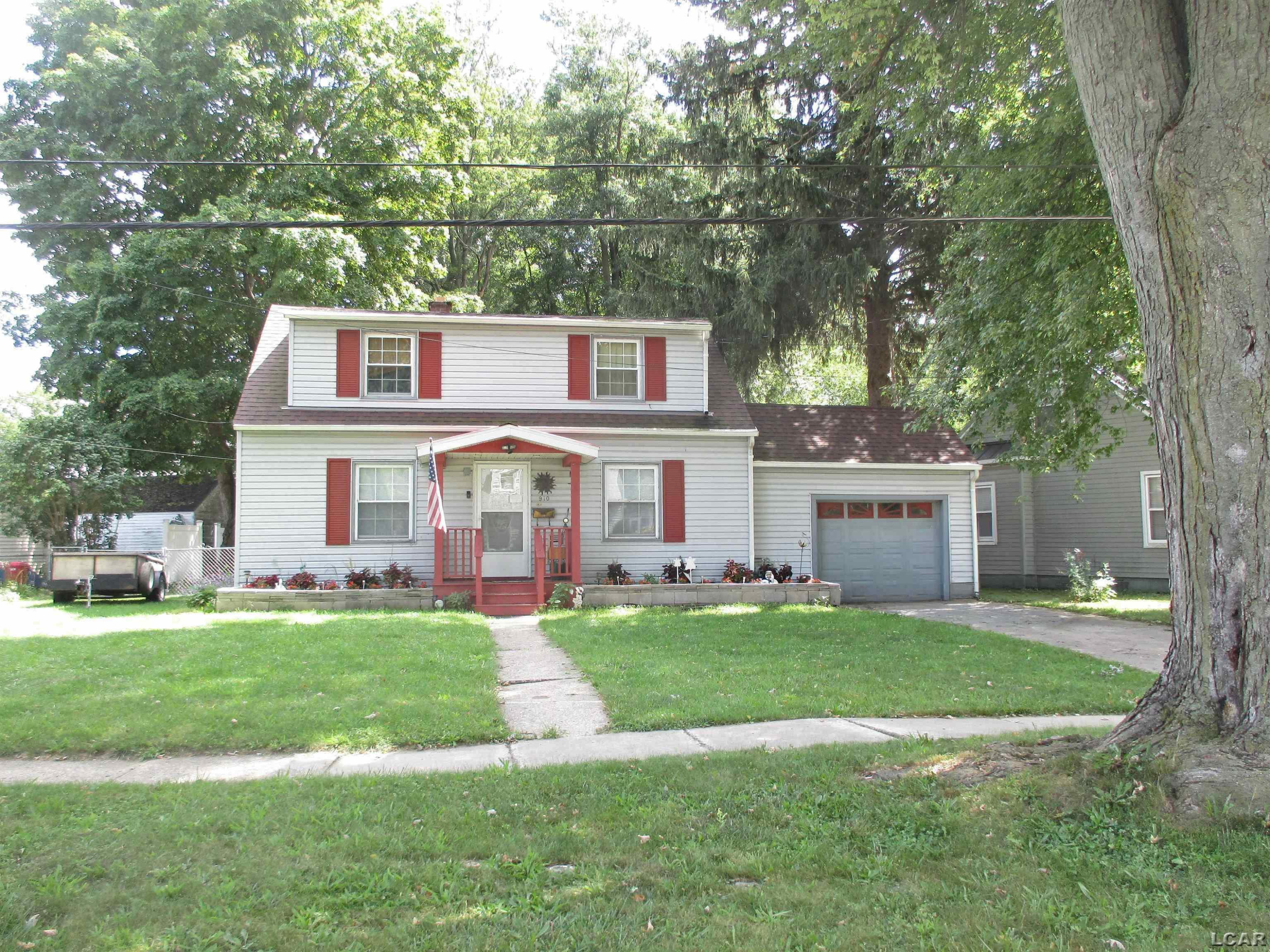 910 Sheffield Avenue, Adrian, MI 49221
