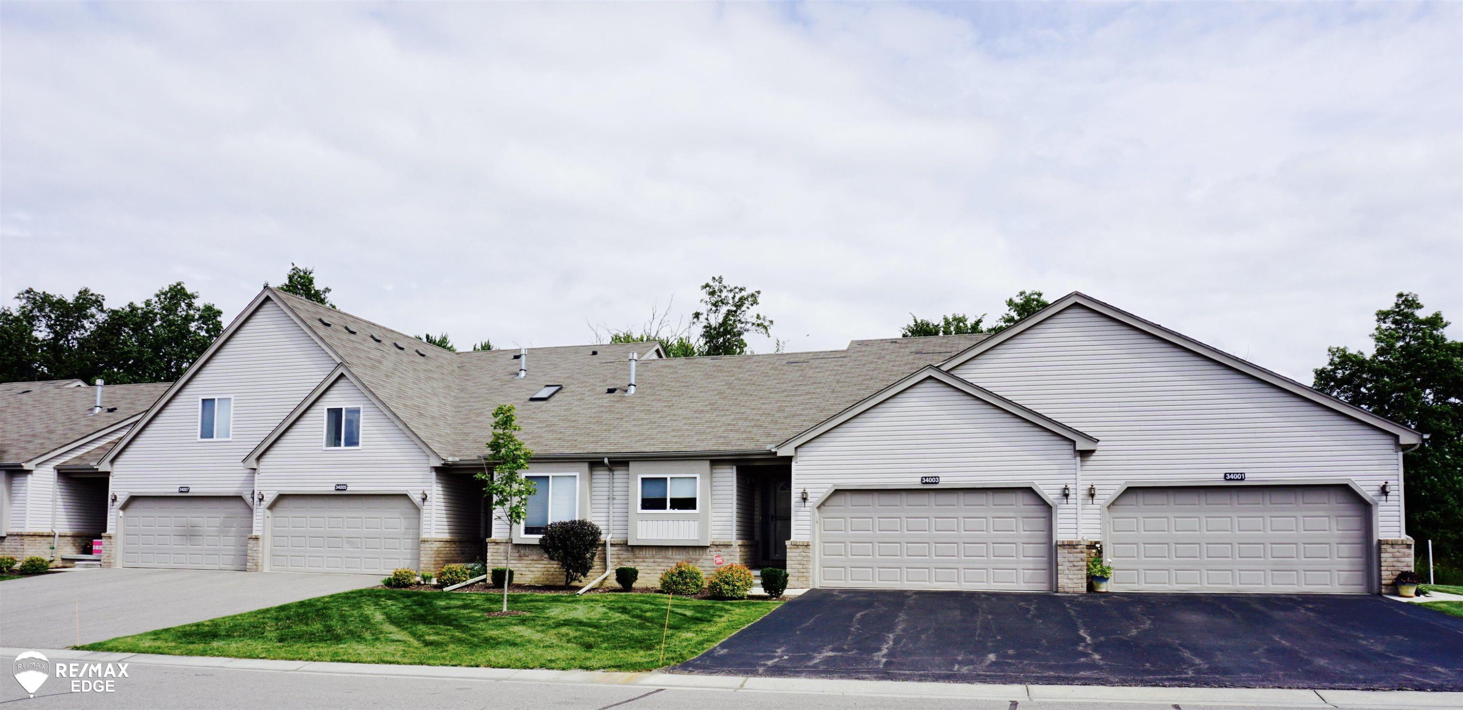 28005 Gregory Street, Grand Blanc, MI 48439