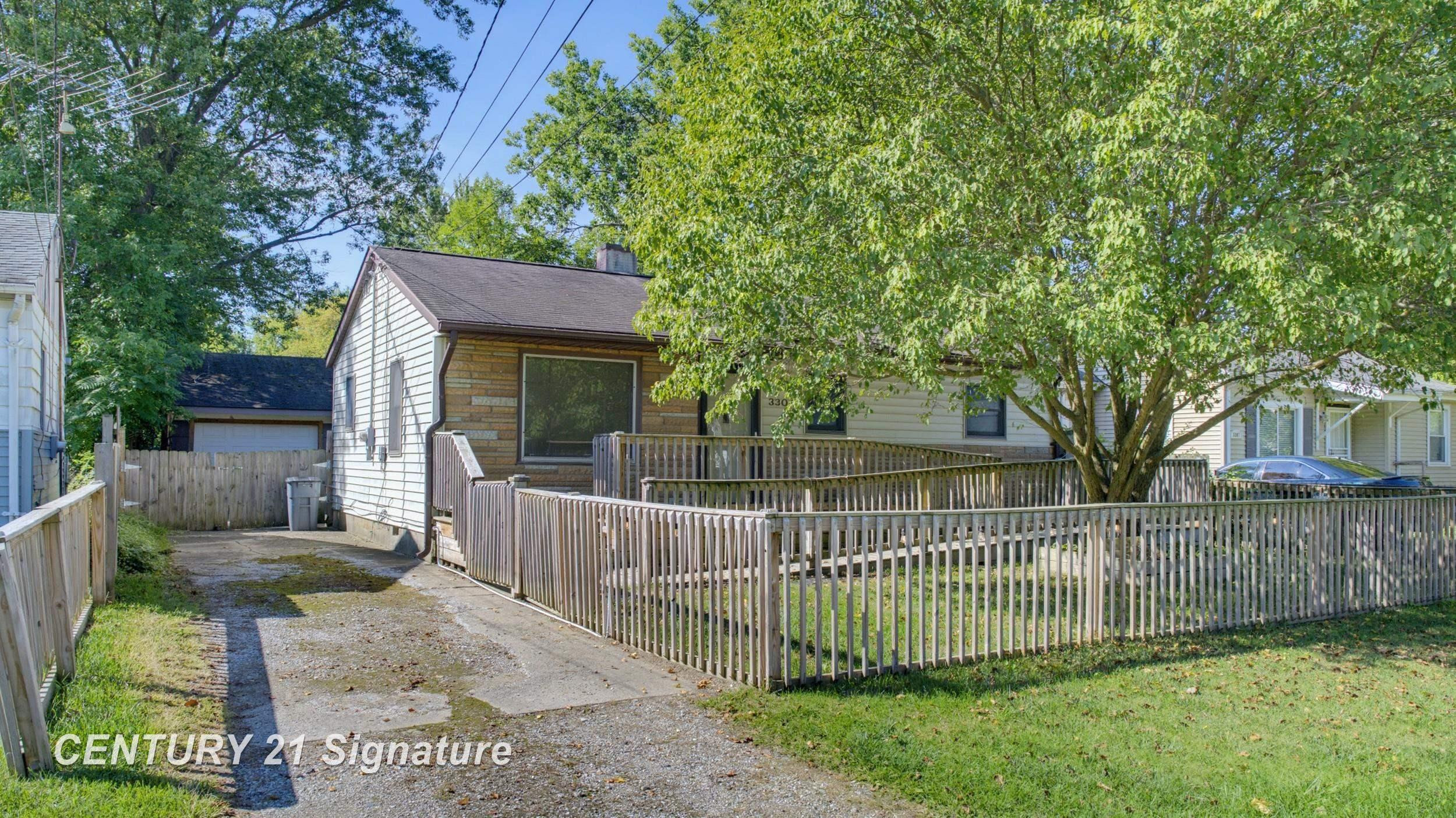 3303 W Lyndon Avenue, Flint, MI 48504