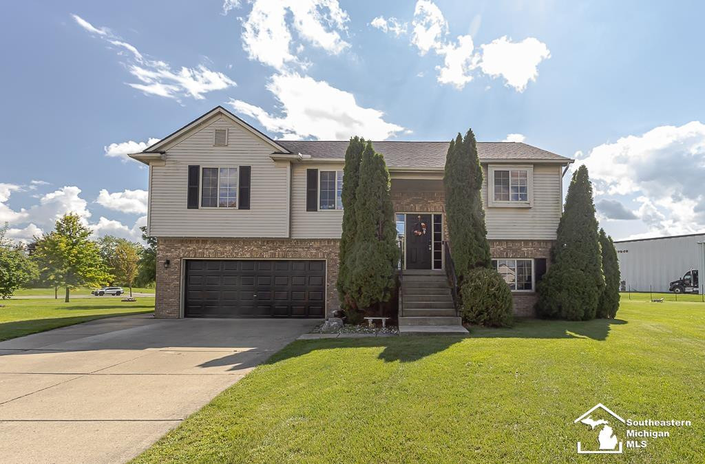 155 Caribou Run Road, Dundee, MI 48131