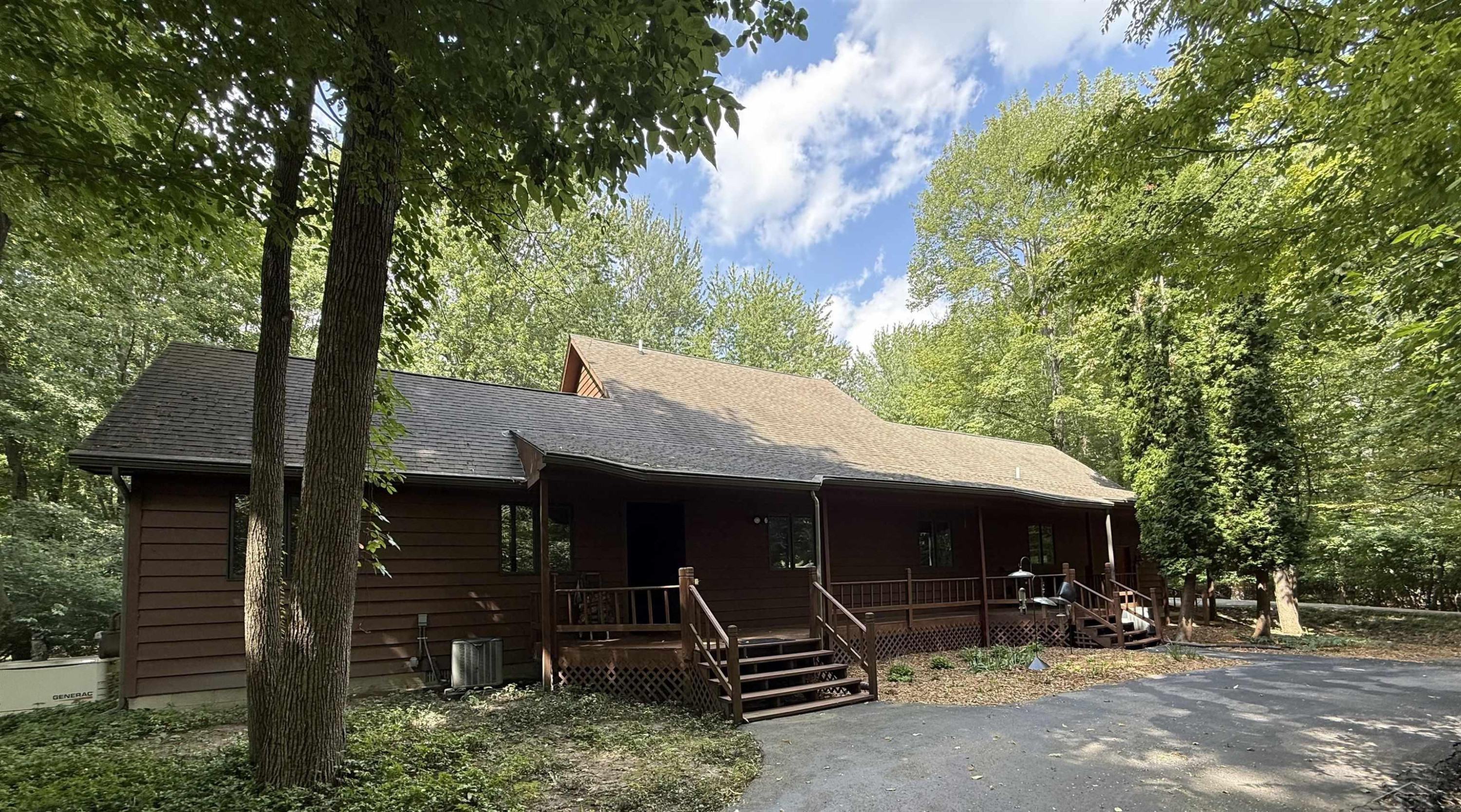 1825 N Miller Road, Saginaw, MI 48609