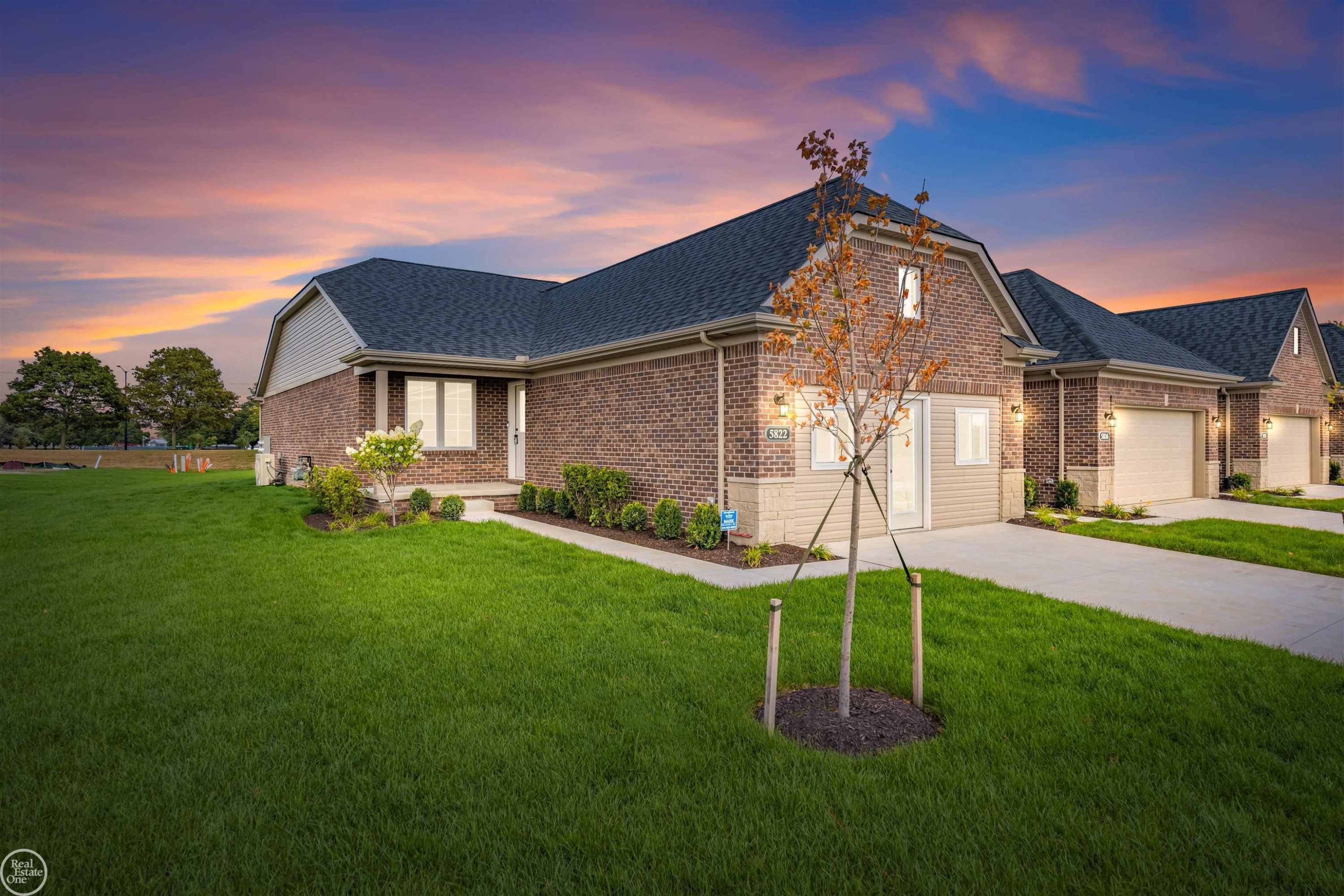 5804 Greenview Street, Unit #4, Warren, MI 48092