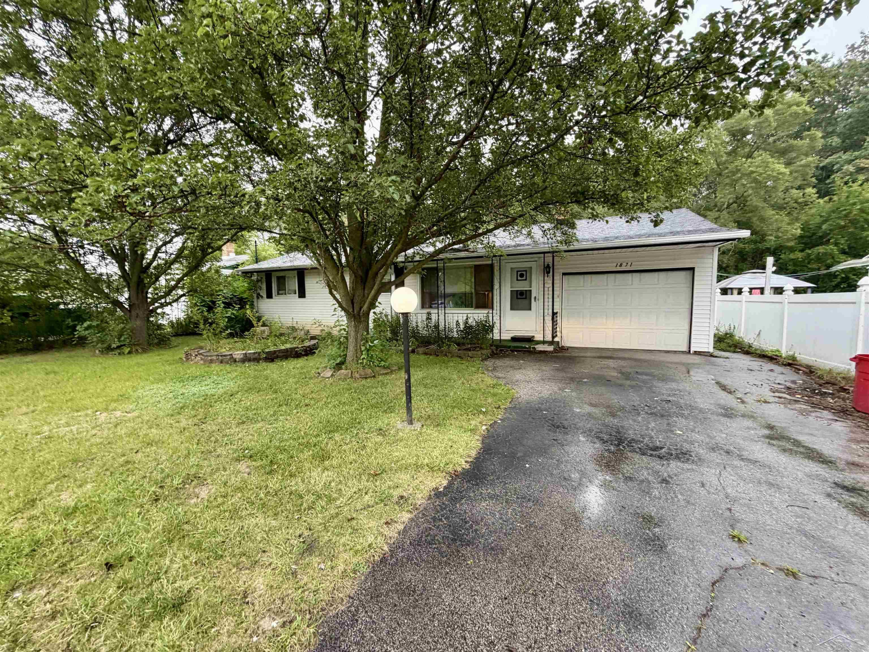 1871 Joy Road, Saginaw, MI 48601