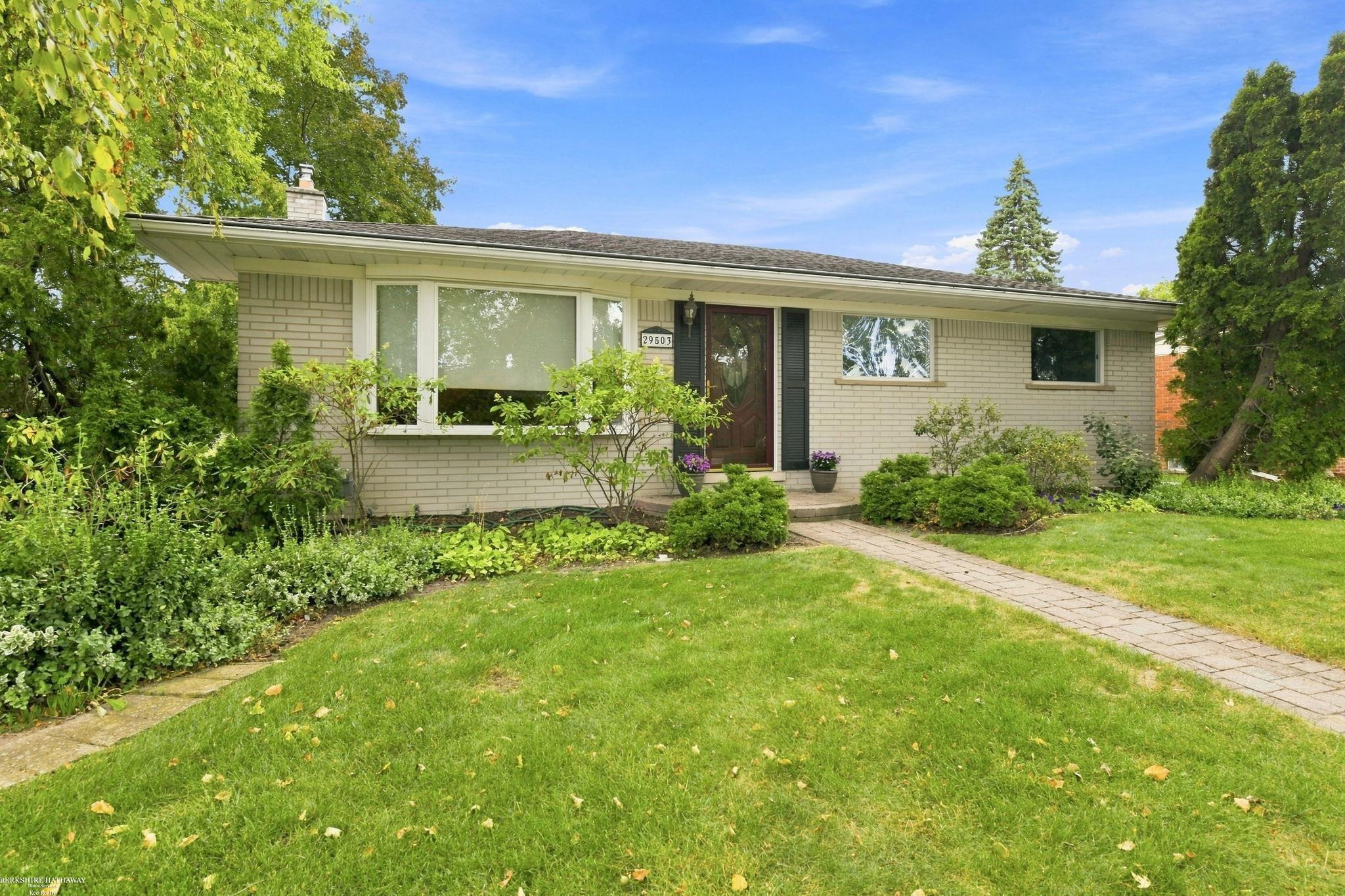 29503 Dover Avenue, Warren, MI 48088