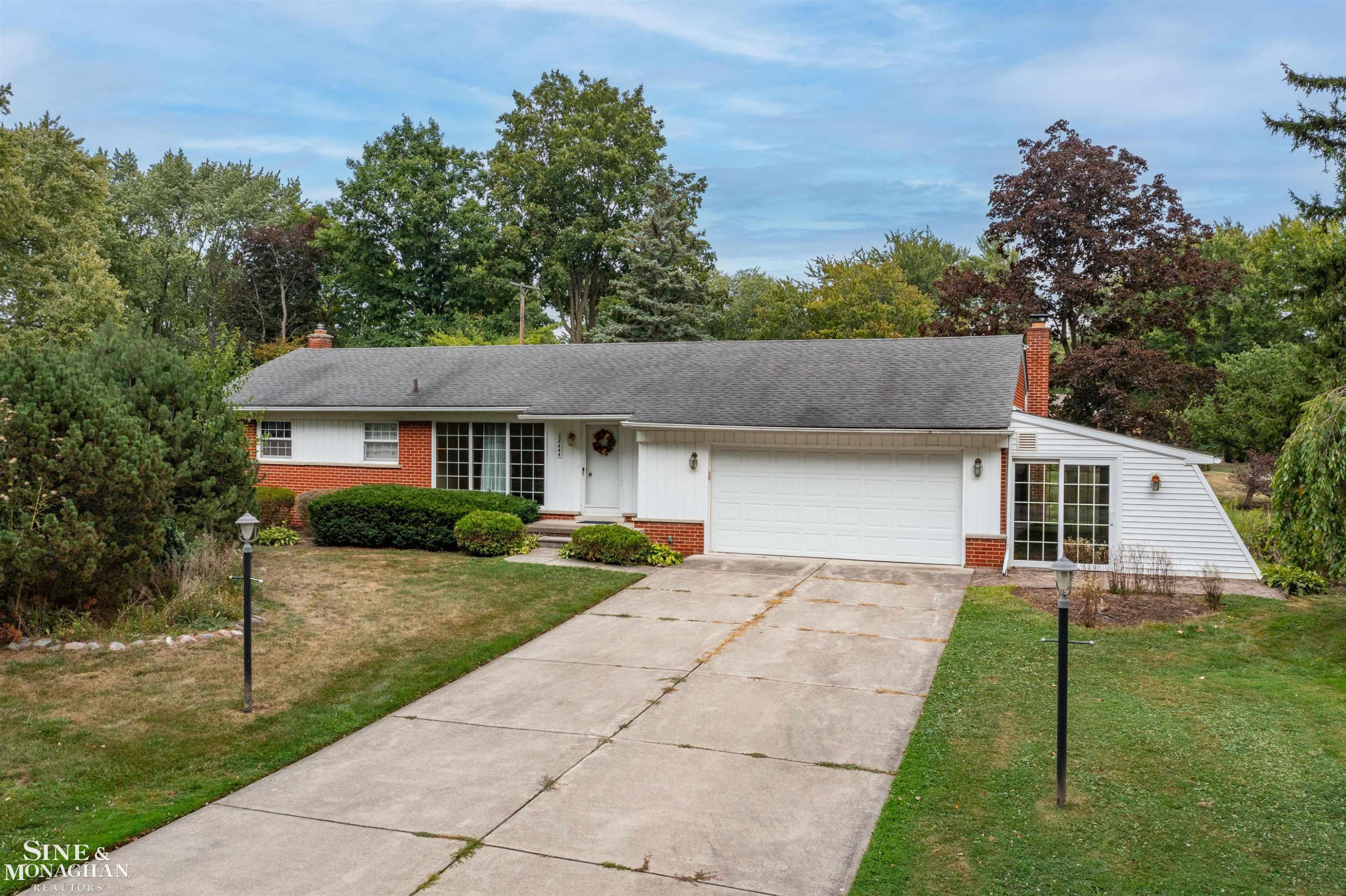 28444 Kirkside Lane, Farmington Hills, MI 48334