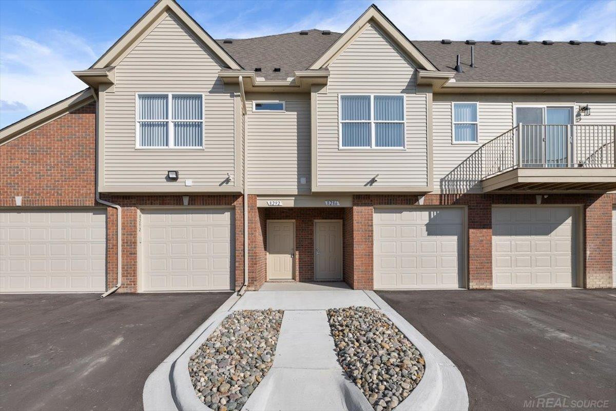 8292 Heywood Circle, Unit 4, Sterling Heights, MI 48312