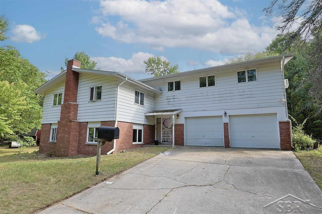 3768 E Monroe Road, Midland, MI 48642