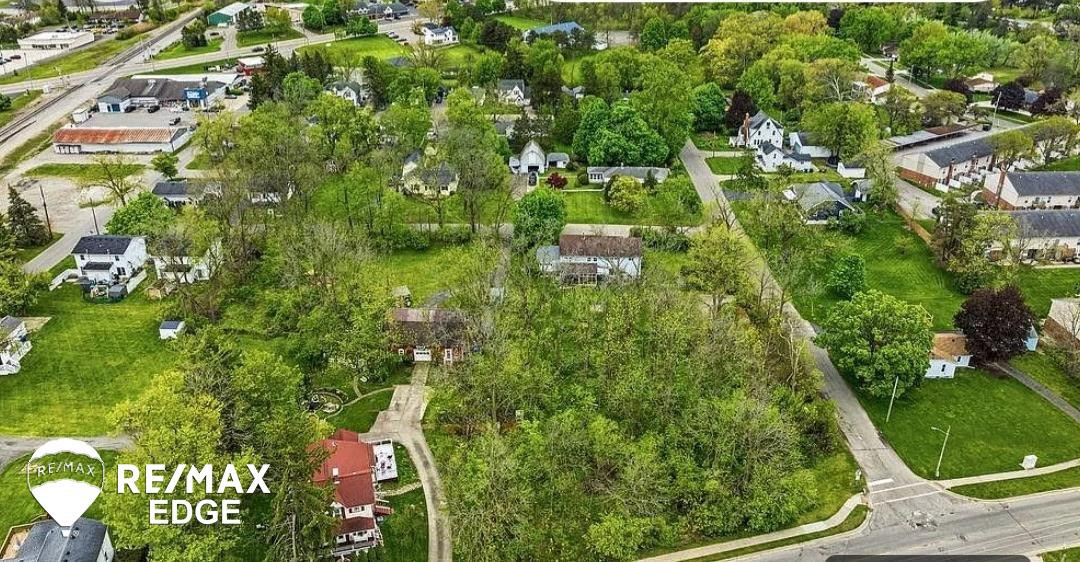 329 Reid Road, Grand Blanc, MI 48439