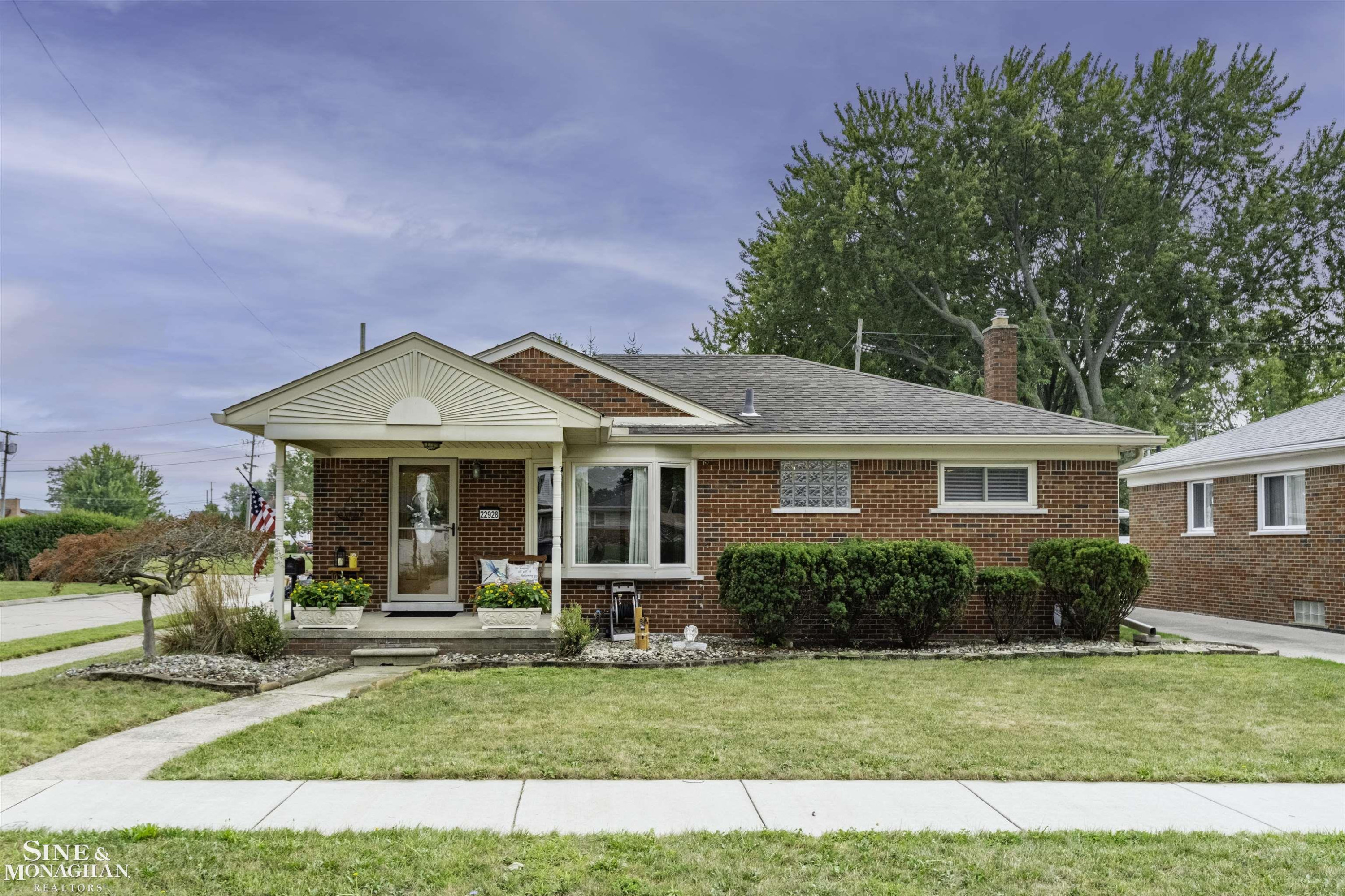 22928 Lincoln Road, Saint Clair Shores, MI 48082
