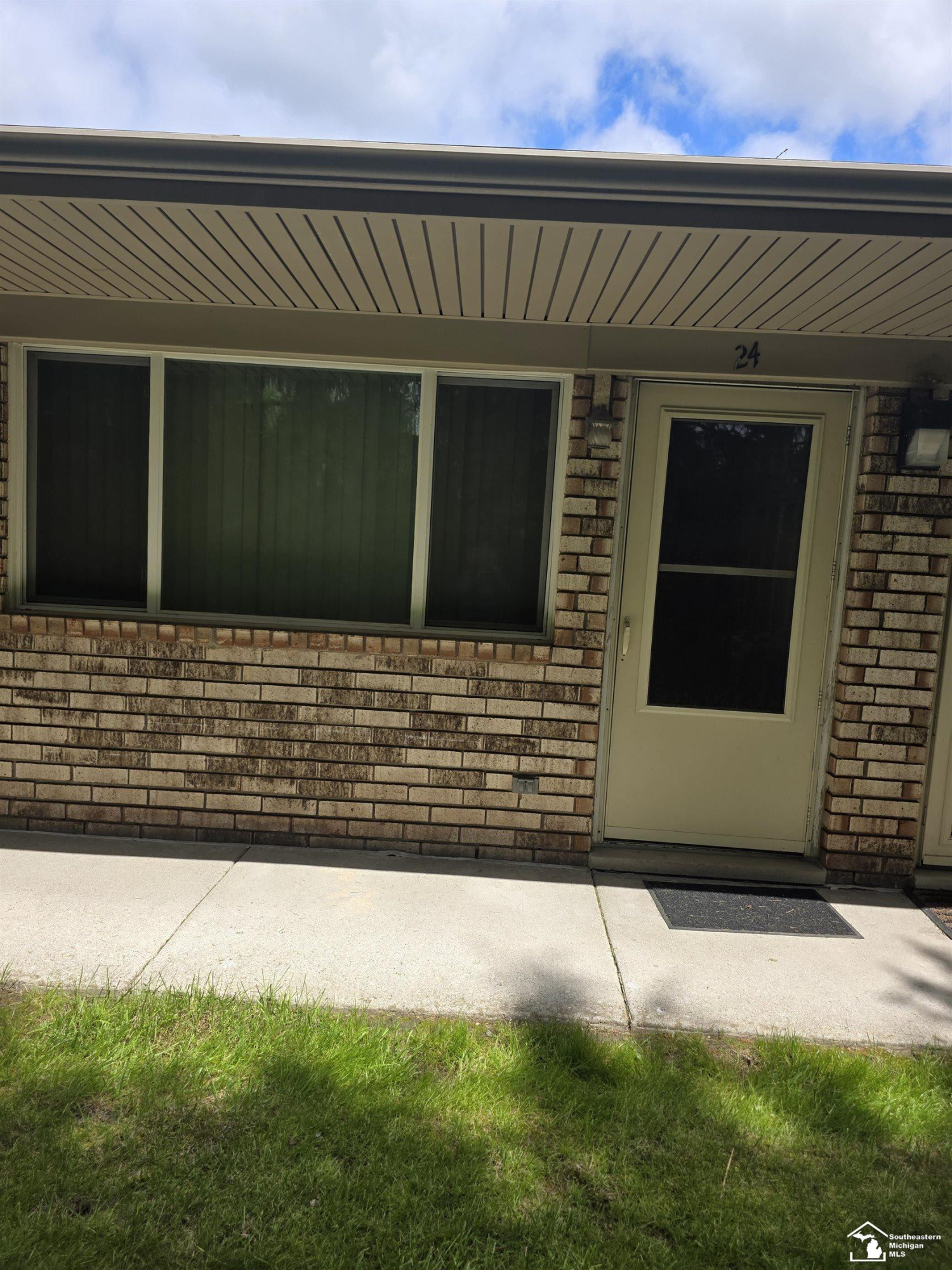 16034 Holz Drive, Southgate, MI 48195