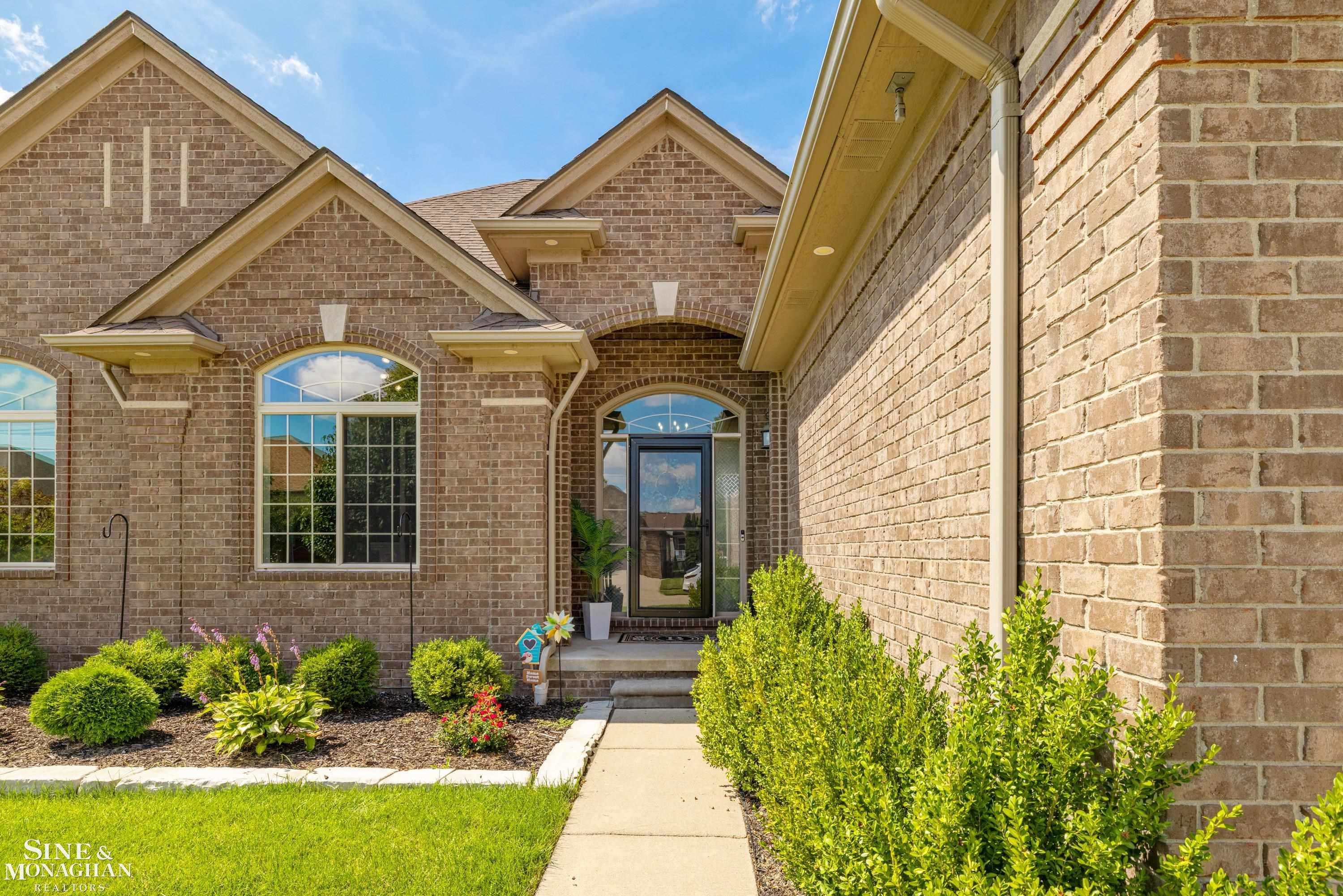 51763 Battanwood Drive - Photo 2