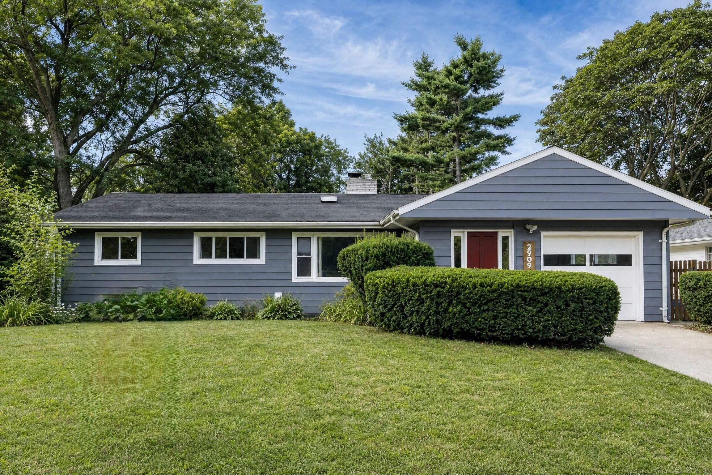 2909 Crestview Avenue, Kalamazoo, MI 49006