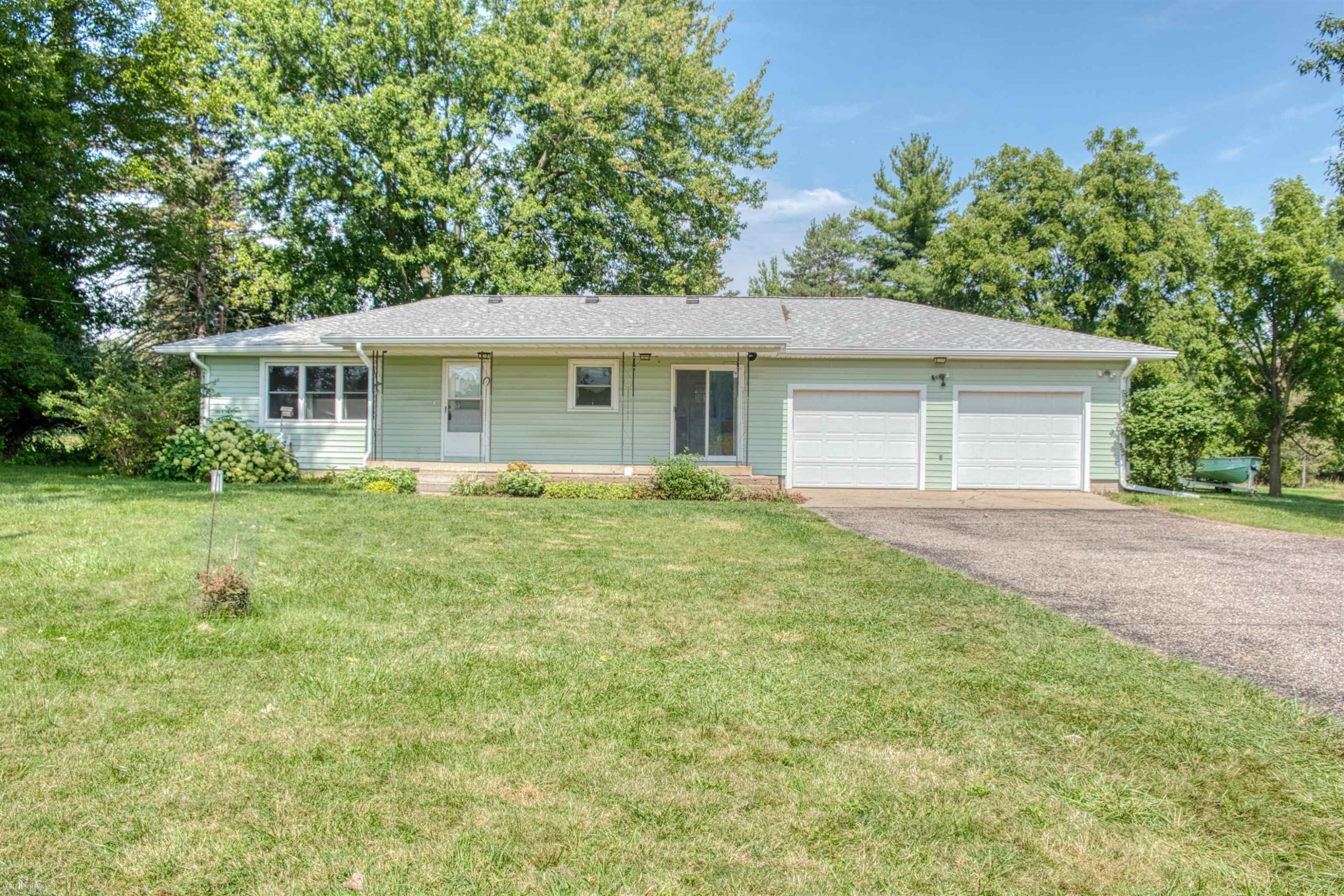 2470 Lyons Road, Owosso, MI 48867
