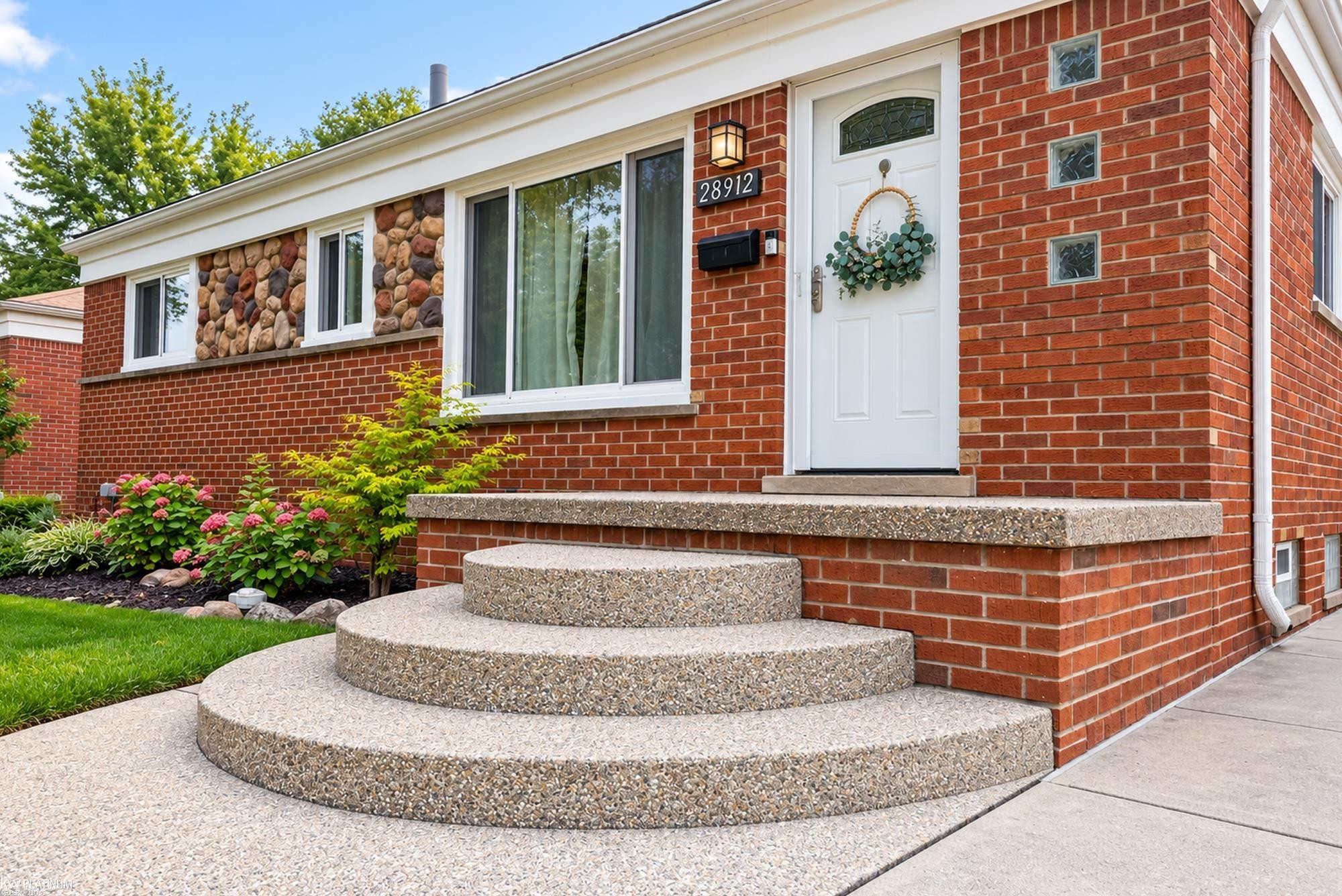28912 Joan Street, Saint Clair Shores, MI 48081