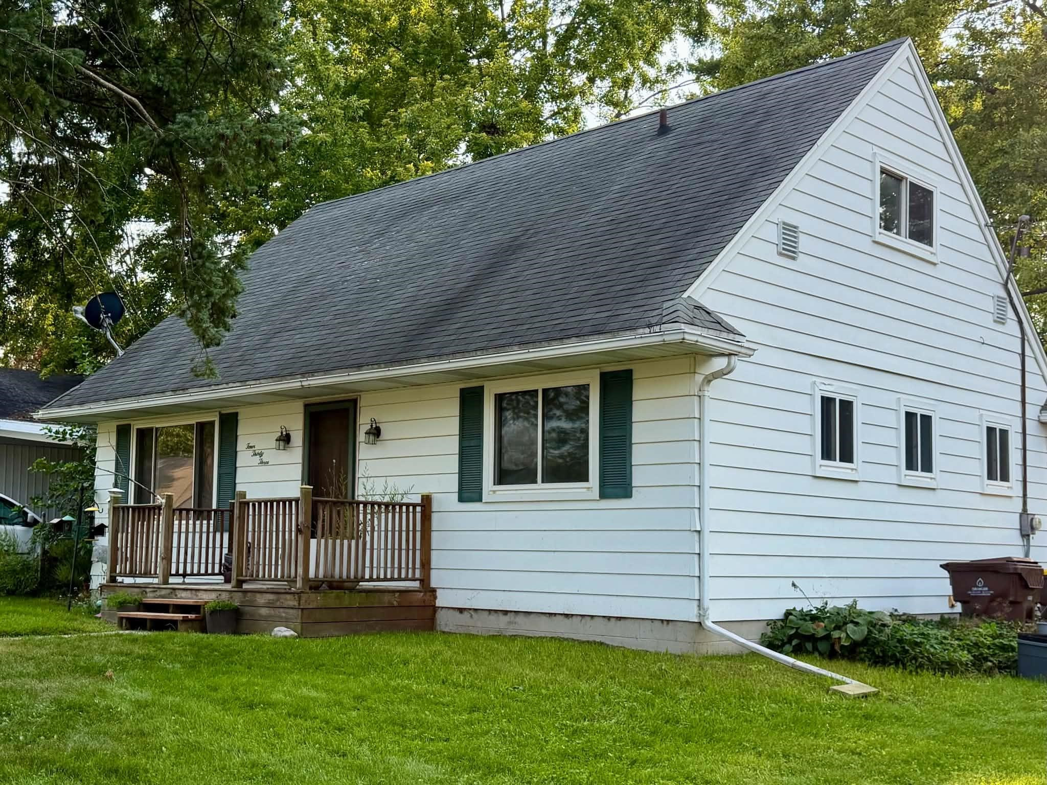 433 Harriet Avenue, Lansing, MI 48917