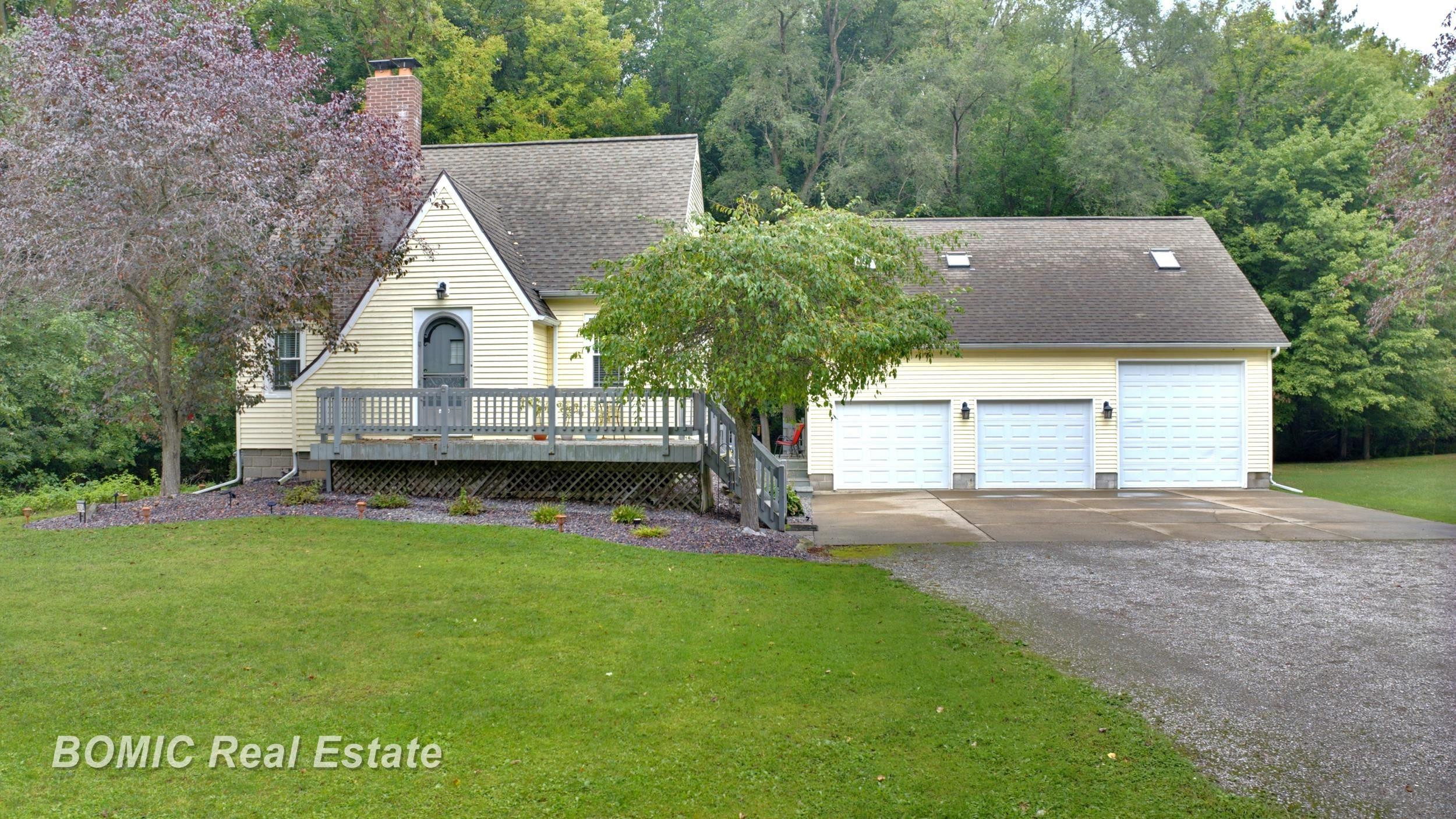 3934 Grotto Road, Bridgeport, MI 48722