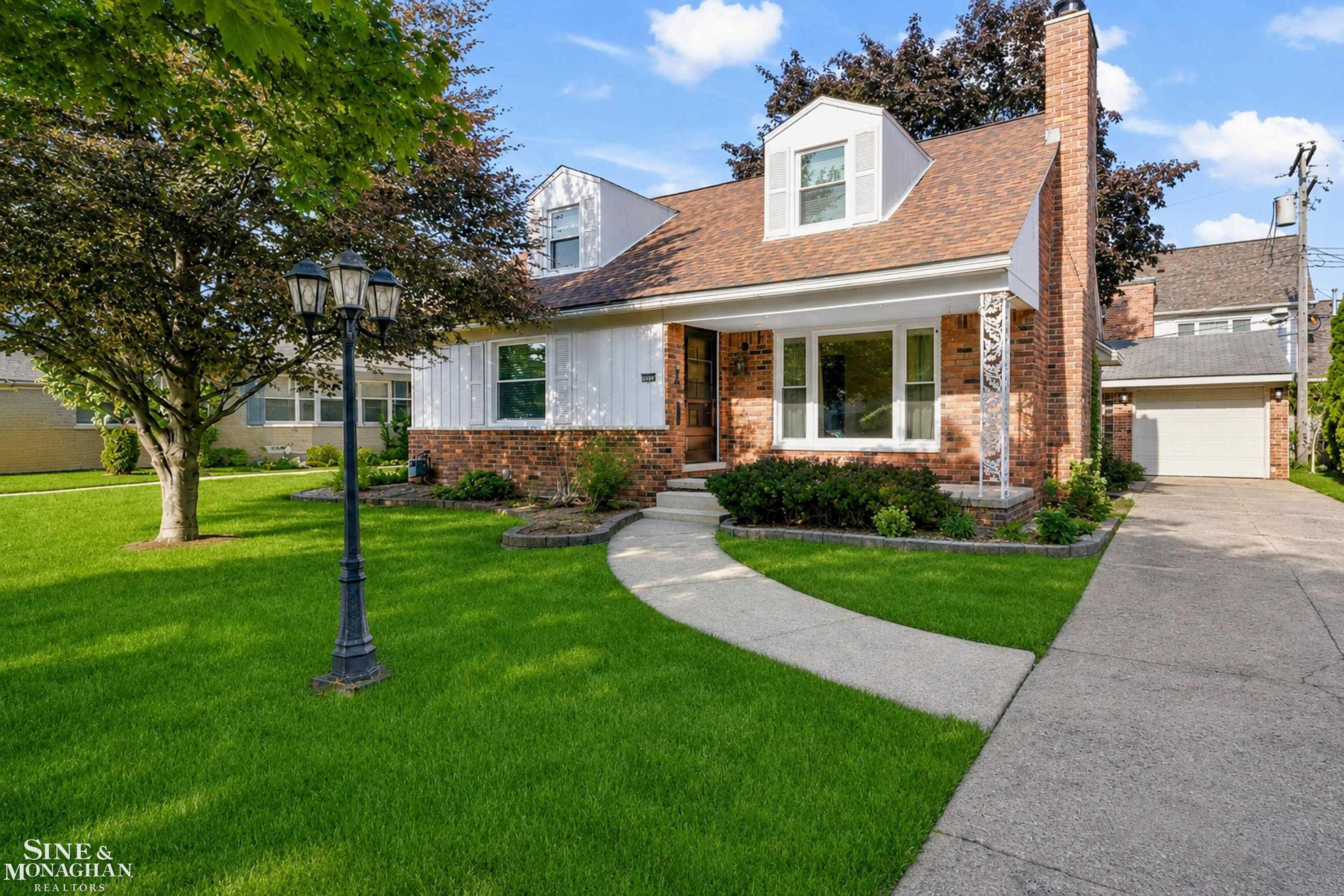 20631 Wedgewood Drive, Grosse Pointe Woods, MI 48236