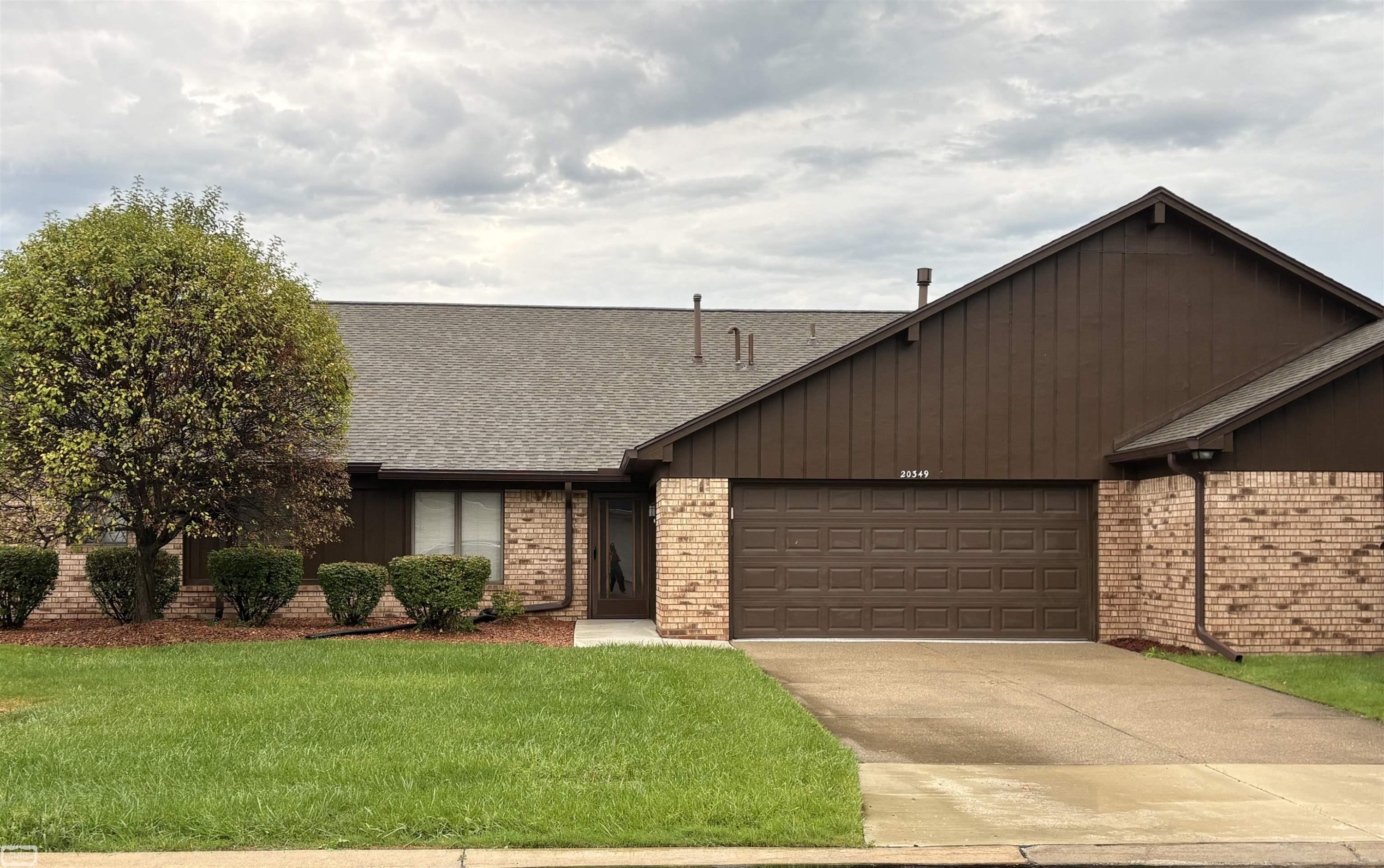 20349 Palm Meadow Dr Drive, Clinton Twp, MI 48036