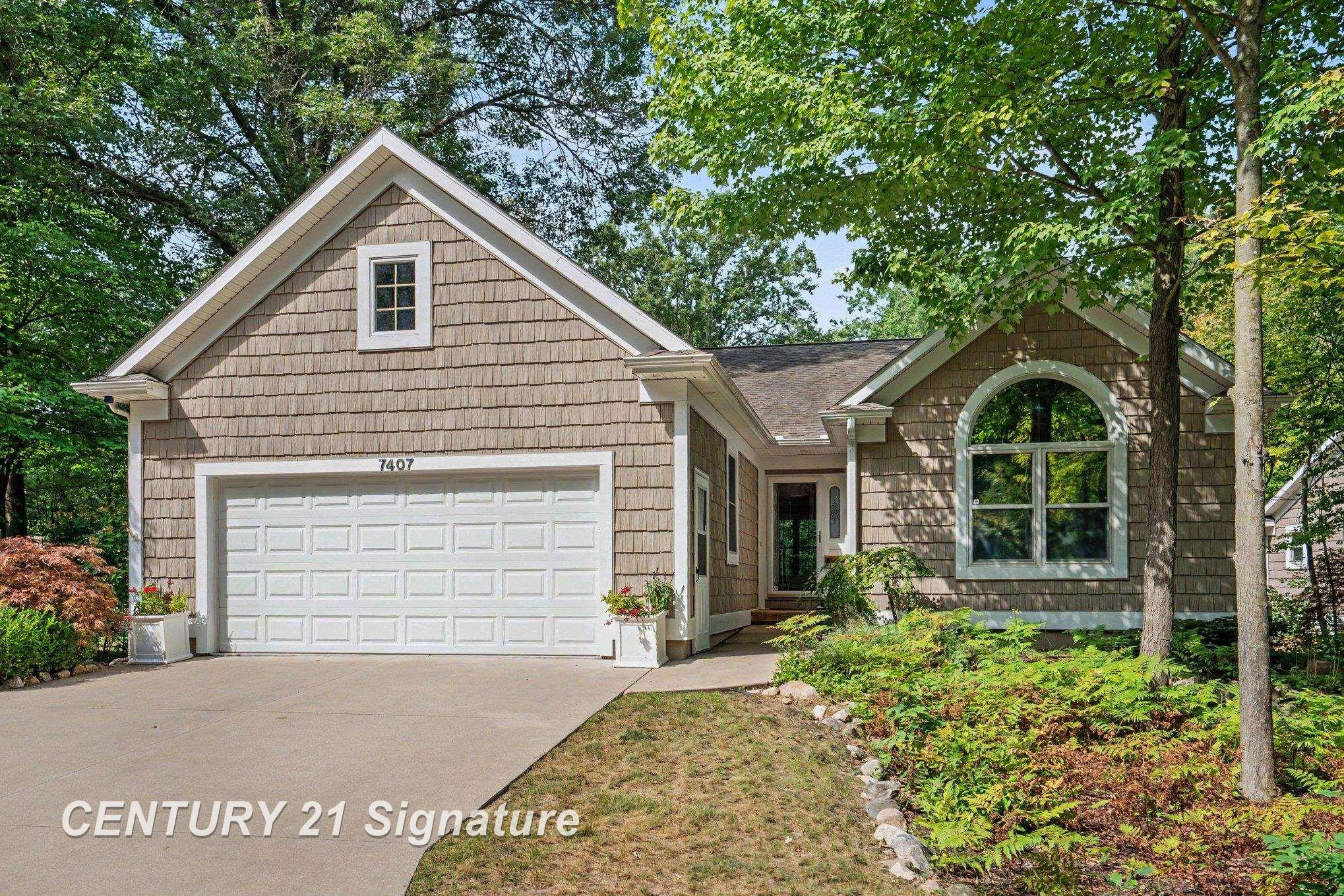 7407 Rock Hollow Ln Lane, Midland, MI 48642