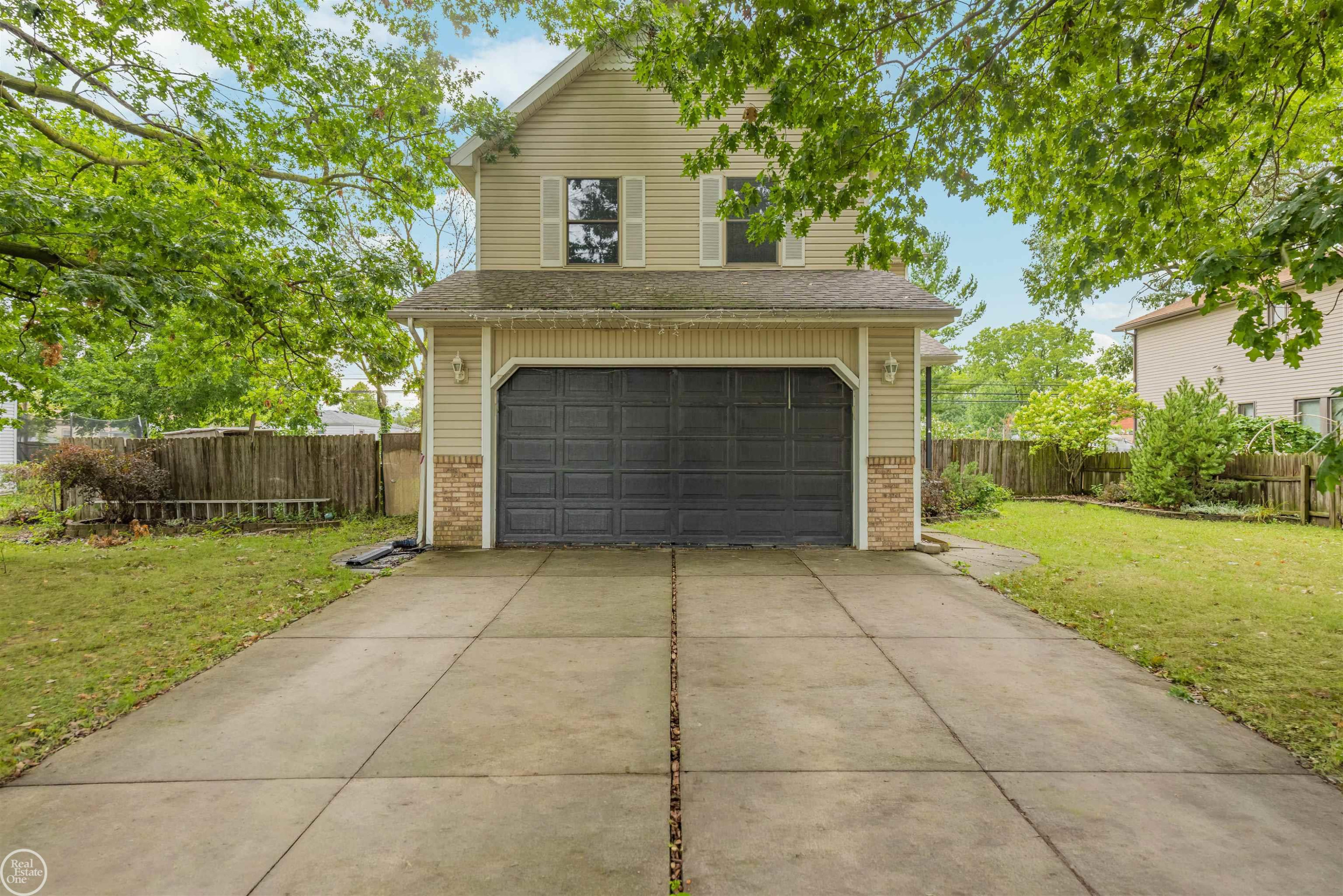 14618 FORDLINE Street, Southgate, MI 48195