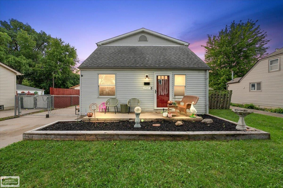 29245 Coolidge Drive, Roseville, MI 48066