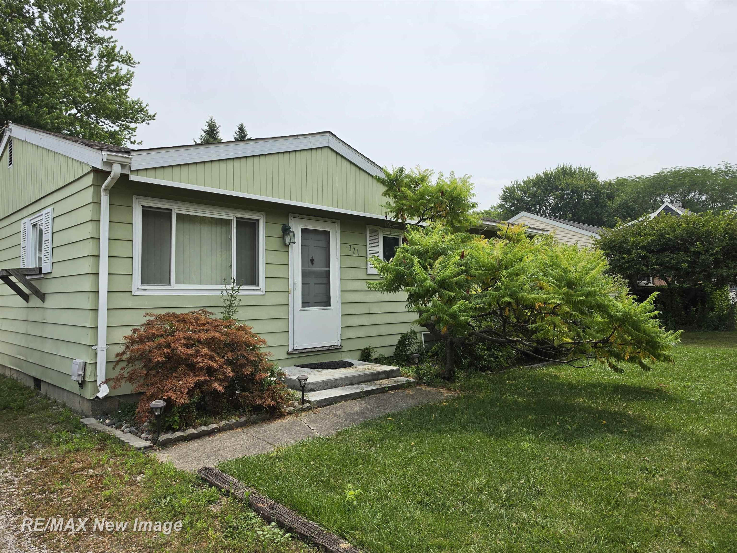 771 S Center Road, Saginaw, MI 48638