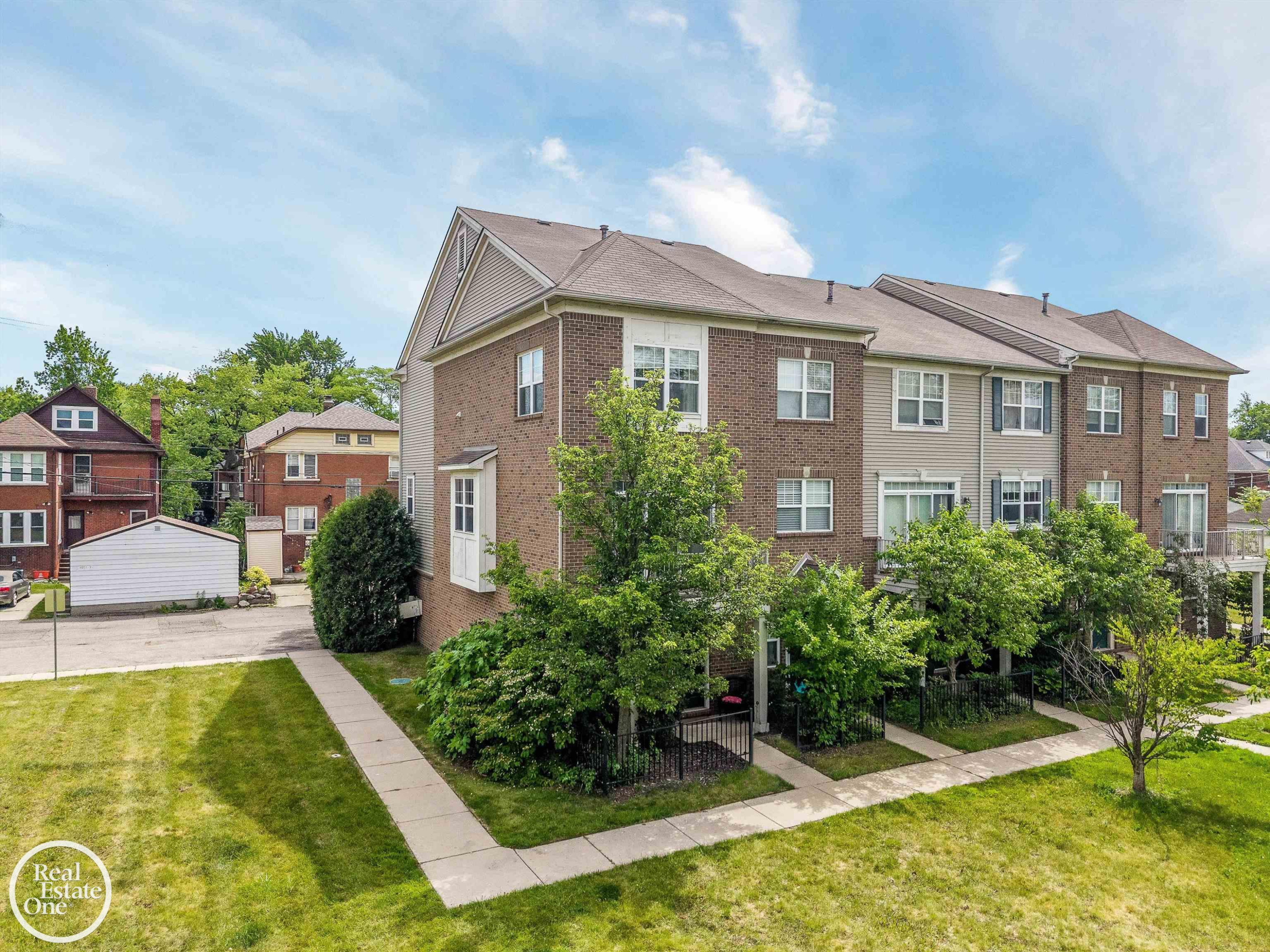 1048 Lakepointe Street, A, Grosse Pointe Park, MI 48230