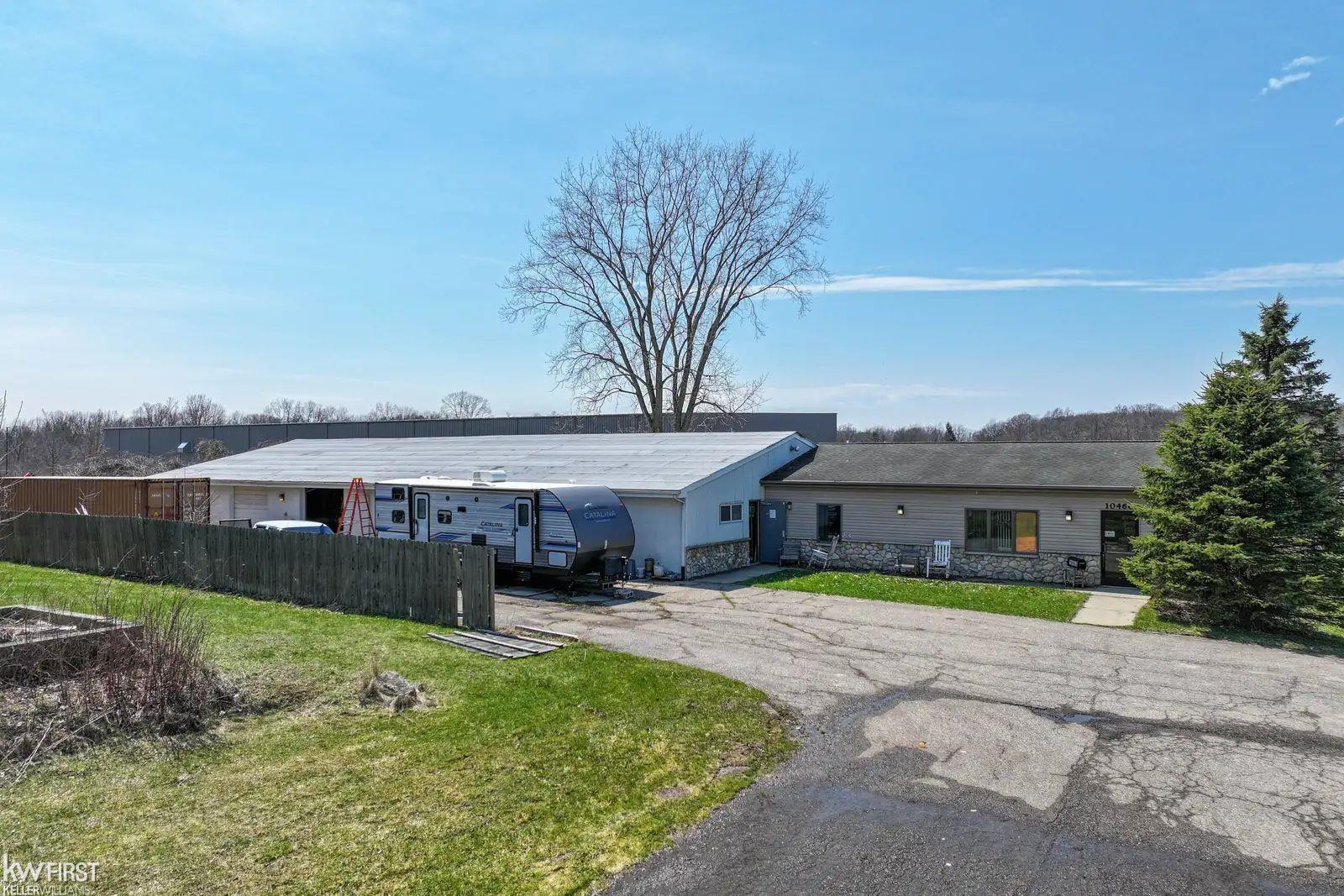 10460 N Holly Road - Photo 2