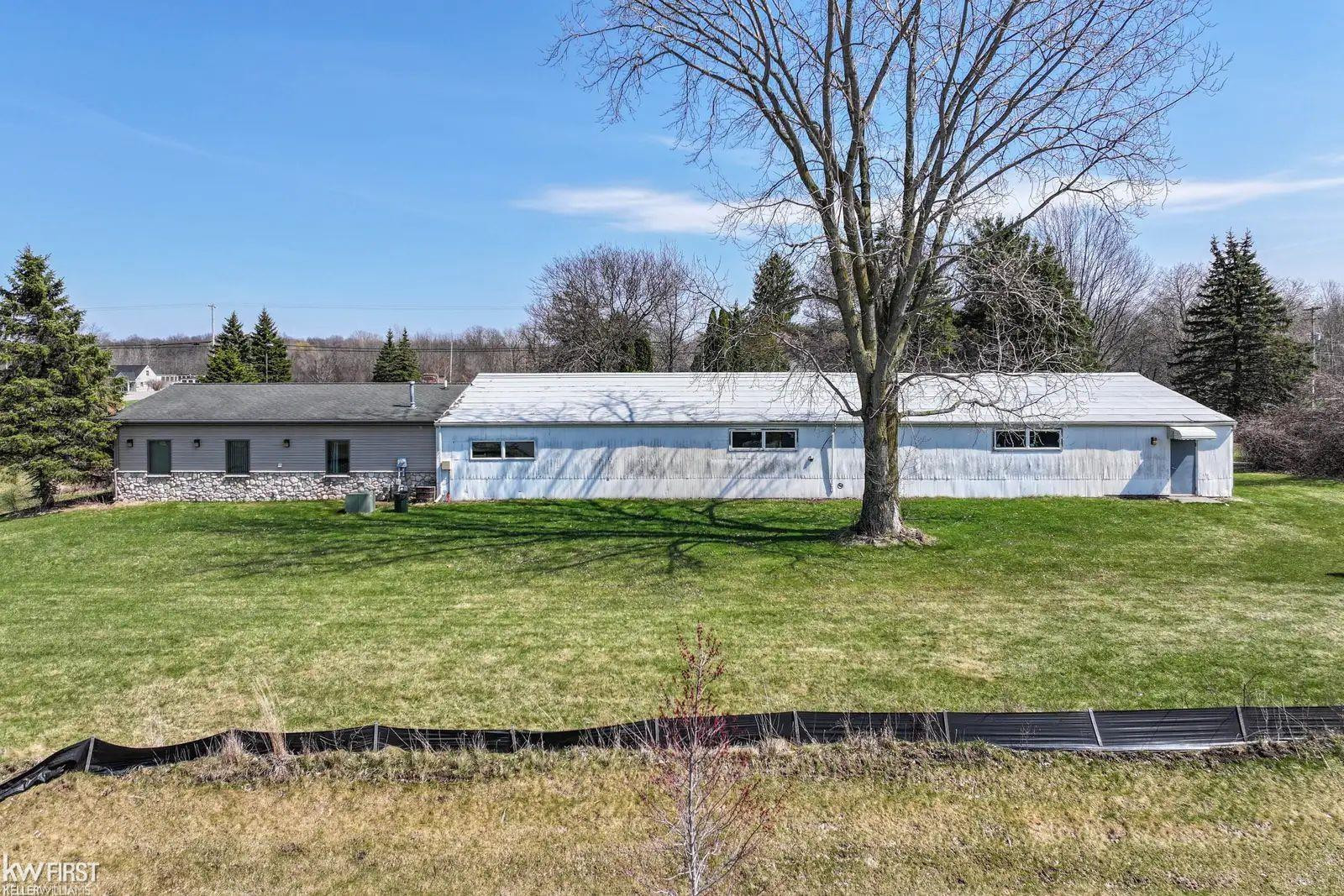 10460 N Holly Road - Photo 3