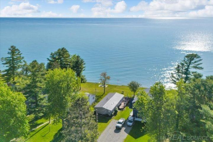 8723 Lakeshore Road, Lexington, MI 48450
