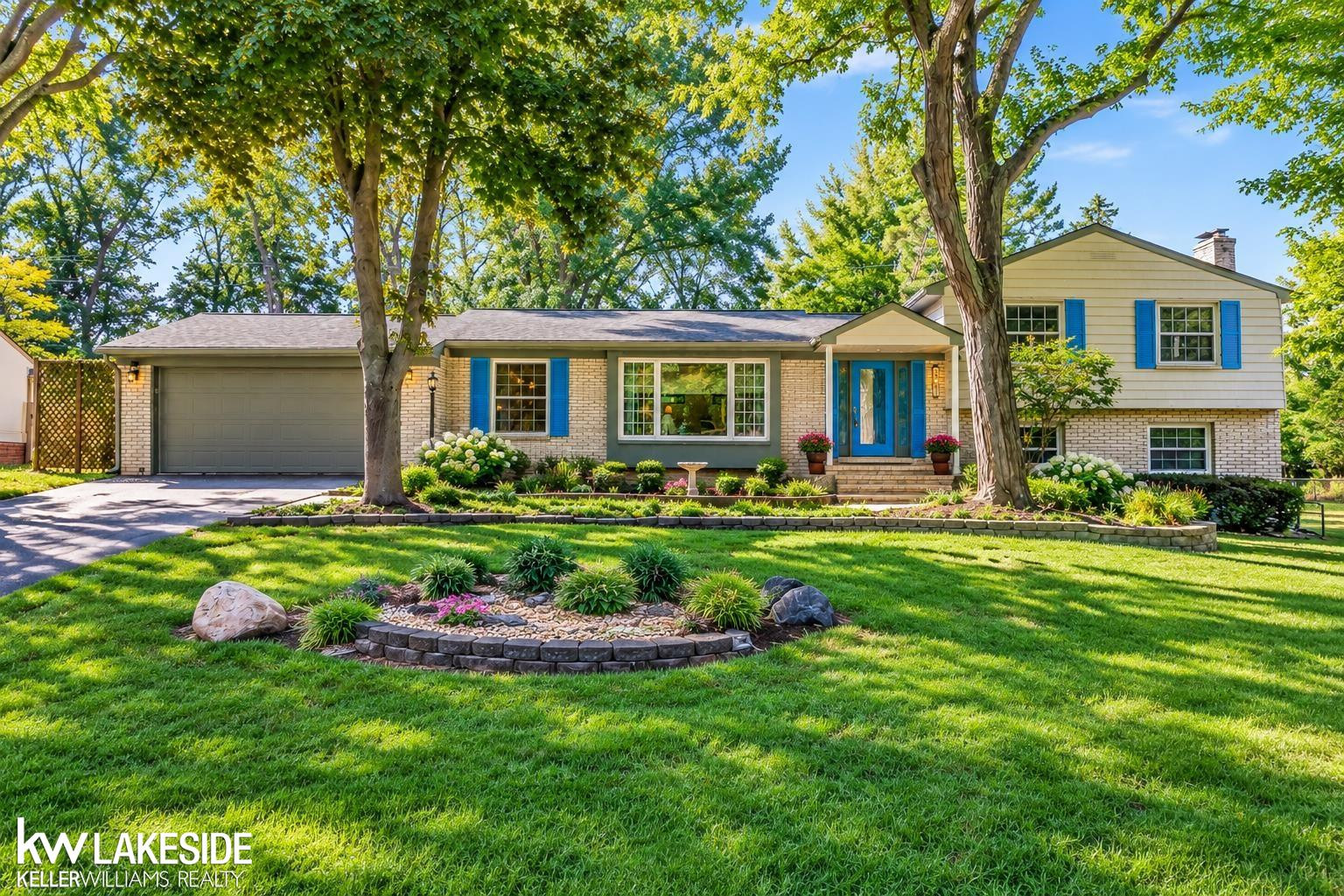 30066 Woodbrook Street, Farmington Hills, MI 48334