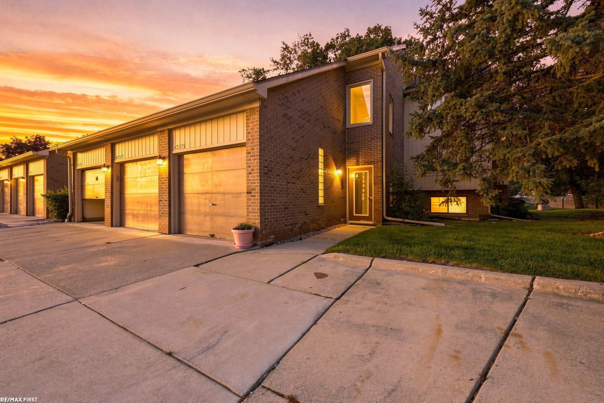 42375 Lochmoor Avenue, Clinton Twp, MI 48038