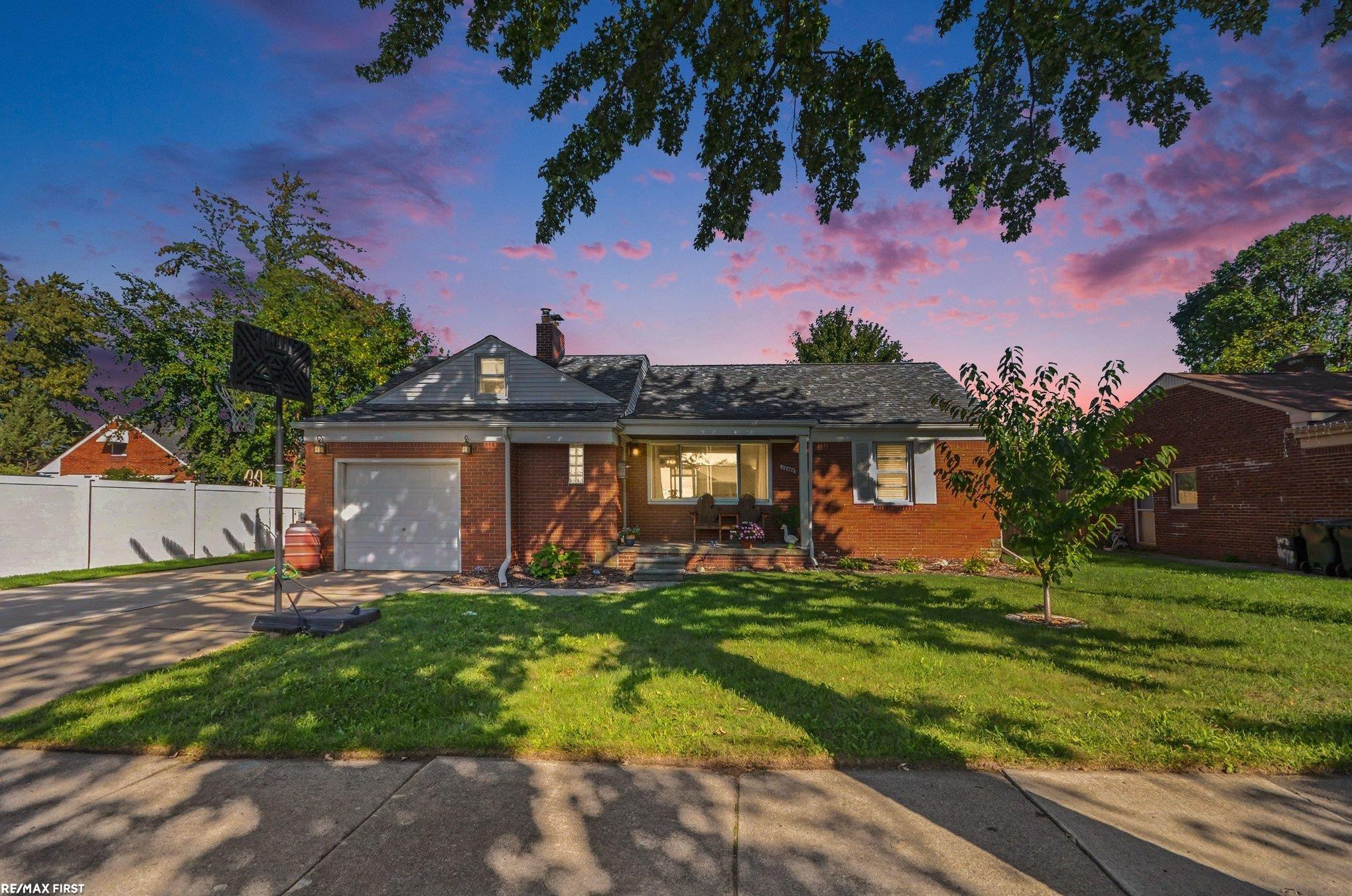 28408 Hughes Street, Saint Clair Shores, MI 48081