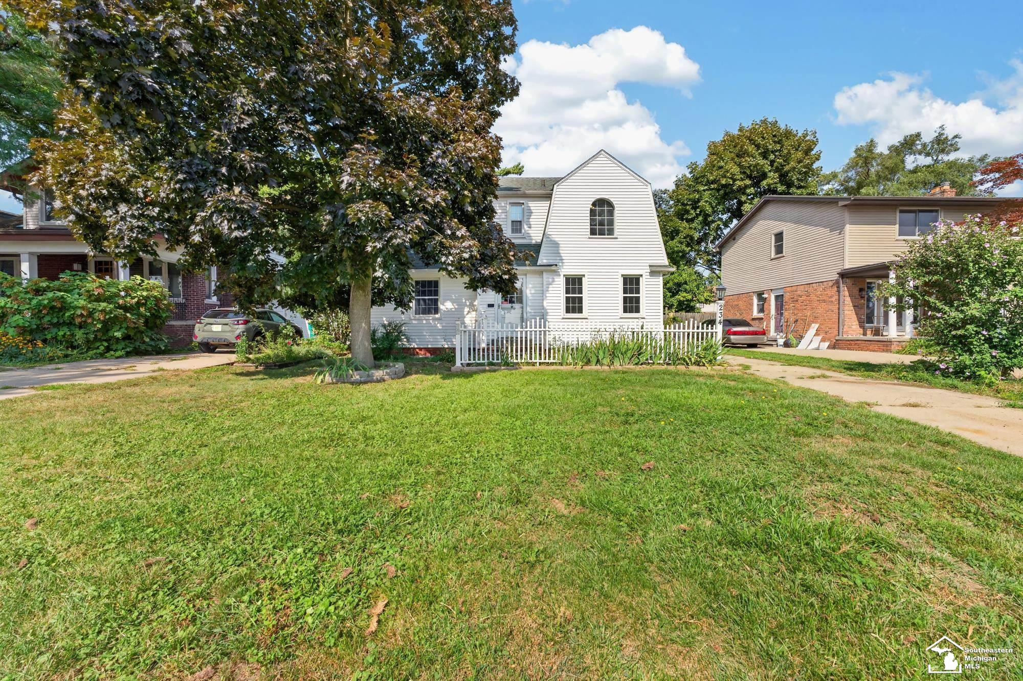234 Biddle Avenue, Wyandotte, MI 48192