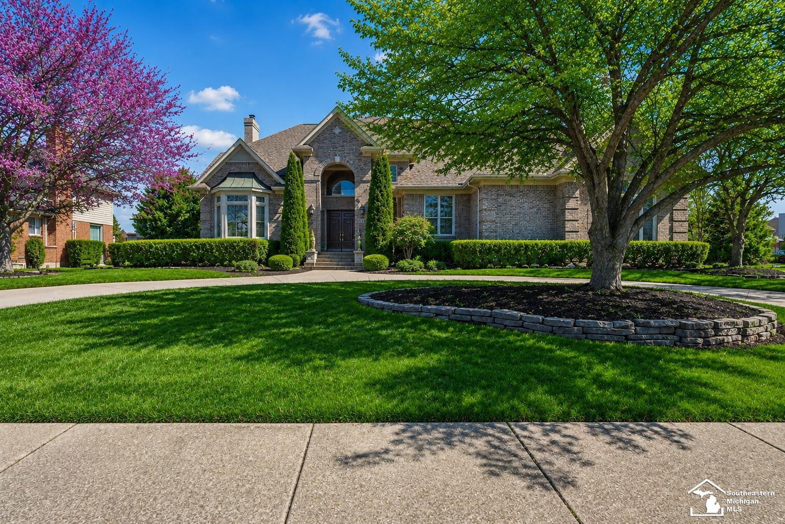 4592 Forestview Drive - Photo 2