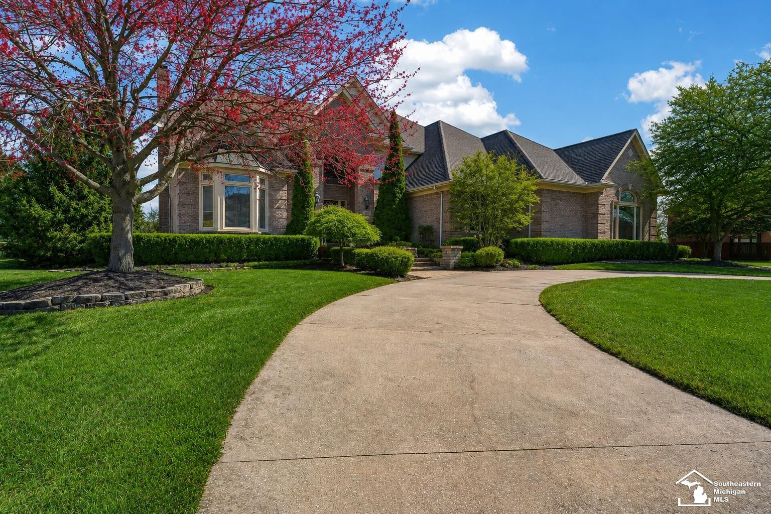 4592 Forestview Drive - Photo 4