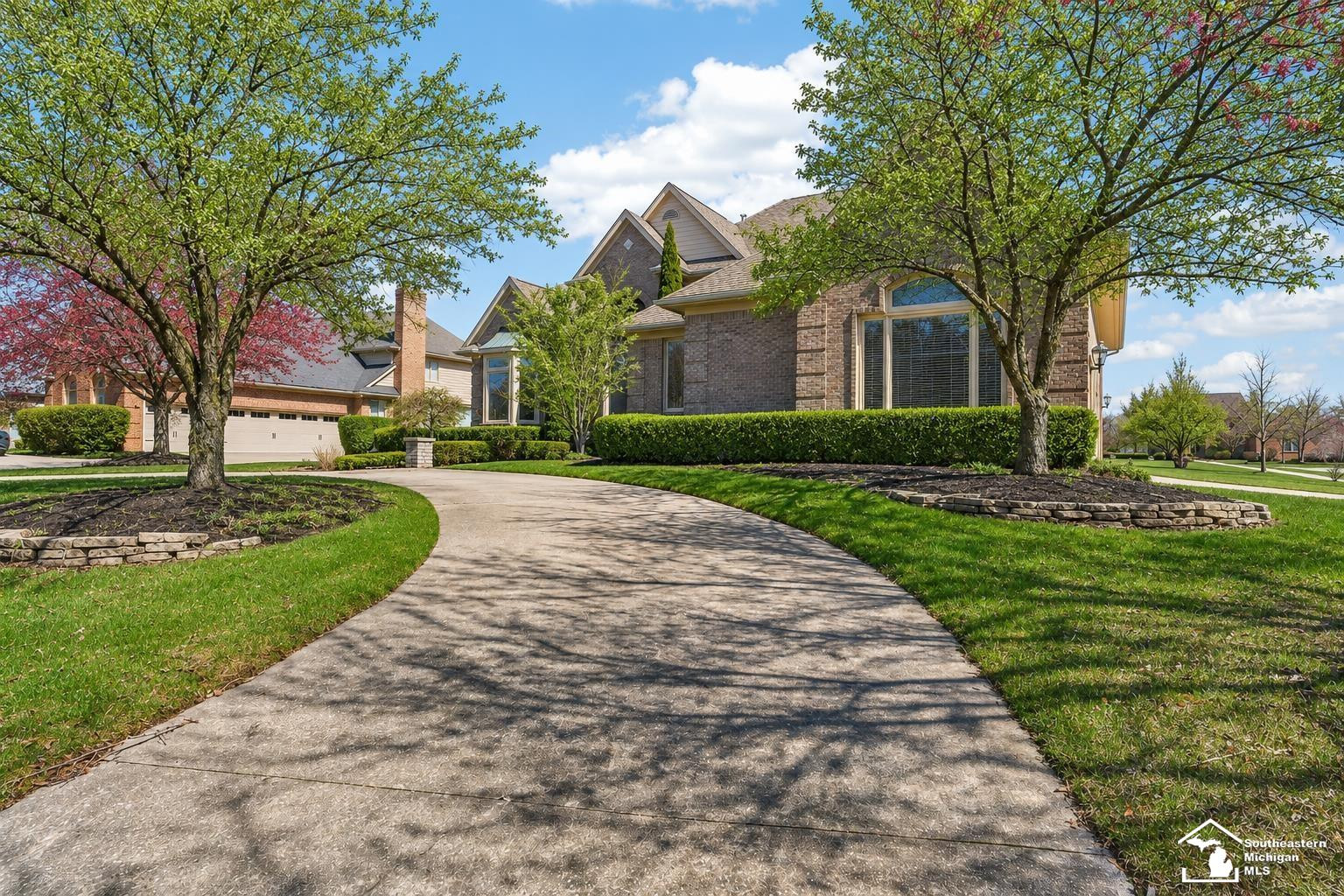 4592 Forestview Drive - Photo 5