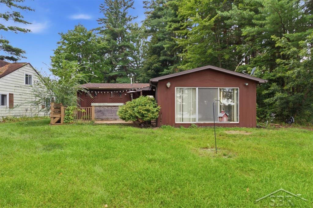 3964 N West River Road, Sanford, MI 48657