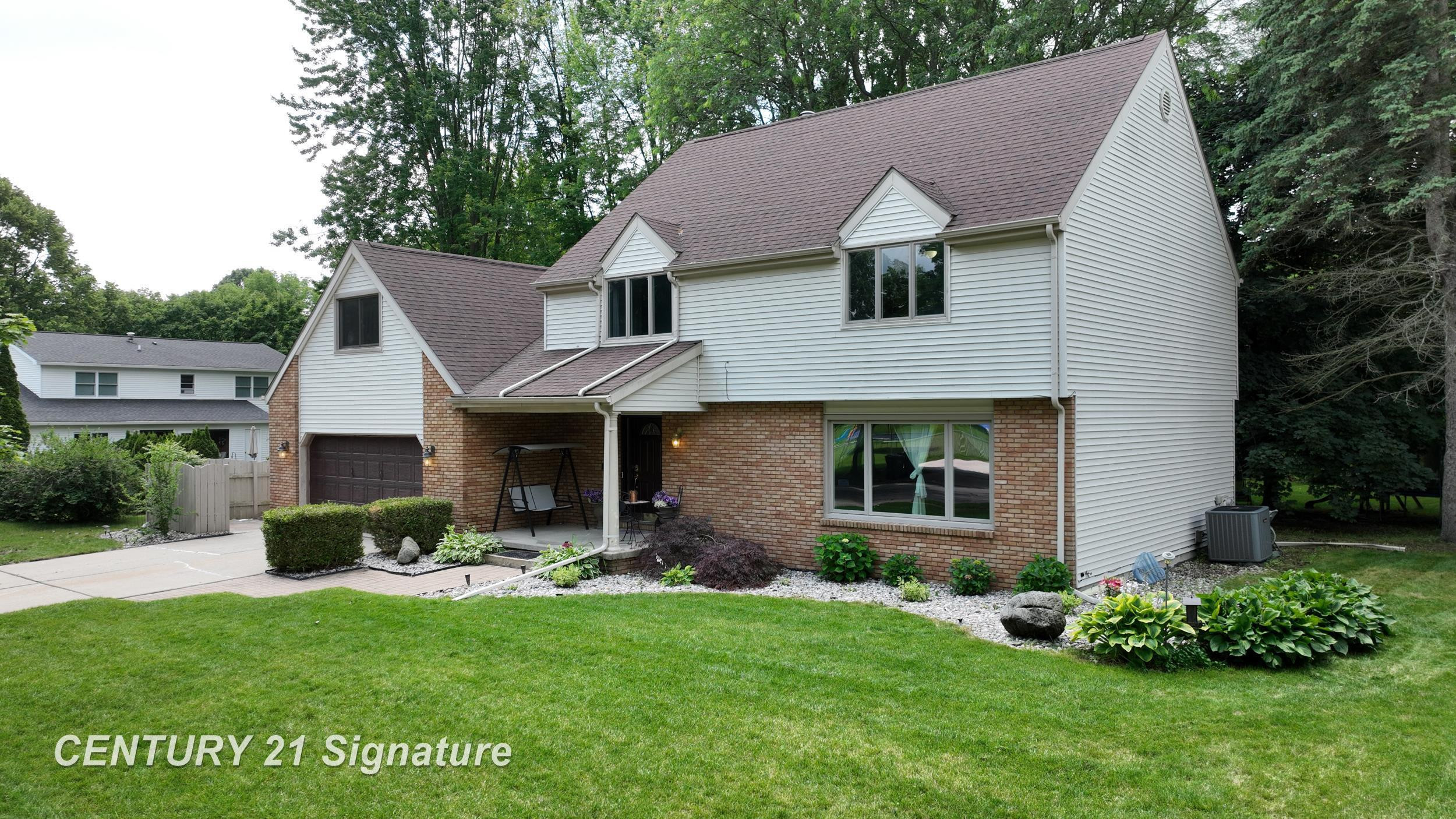 301 Meyfield Lane, Midland, MI 48642