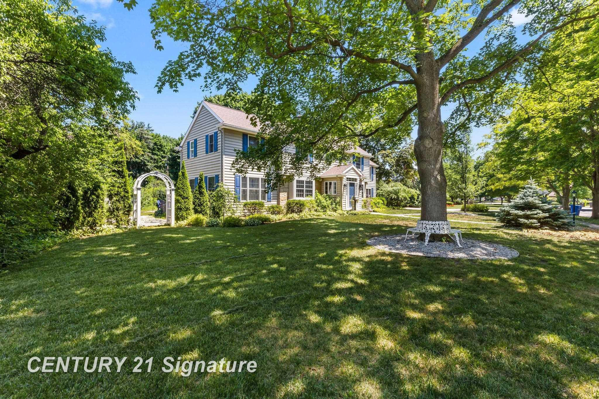 1316 Helen Road, Midland, MI 48640