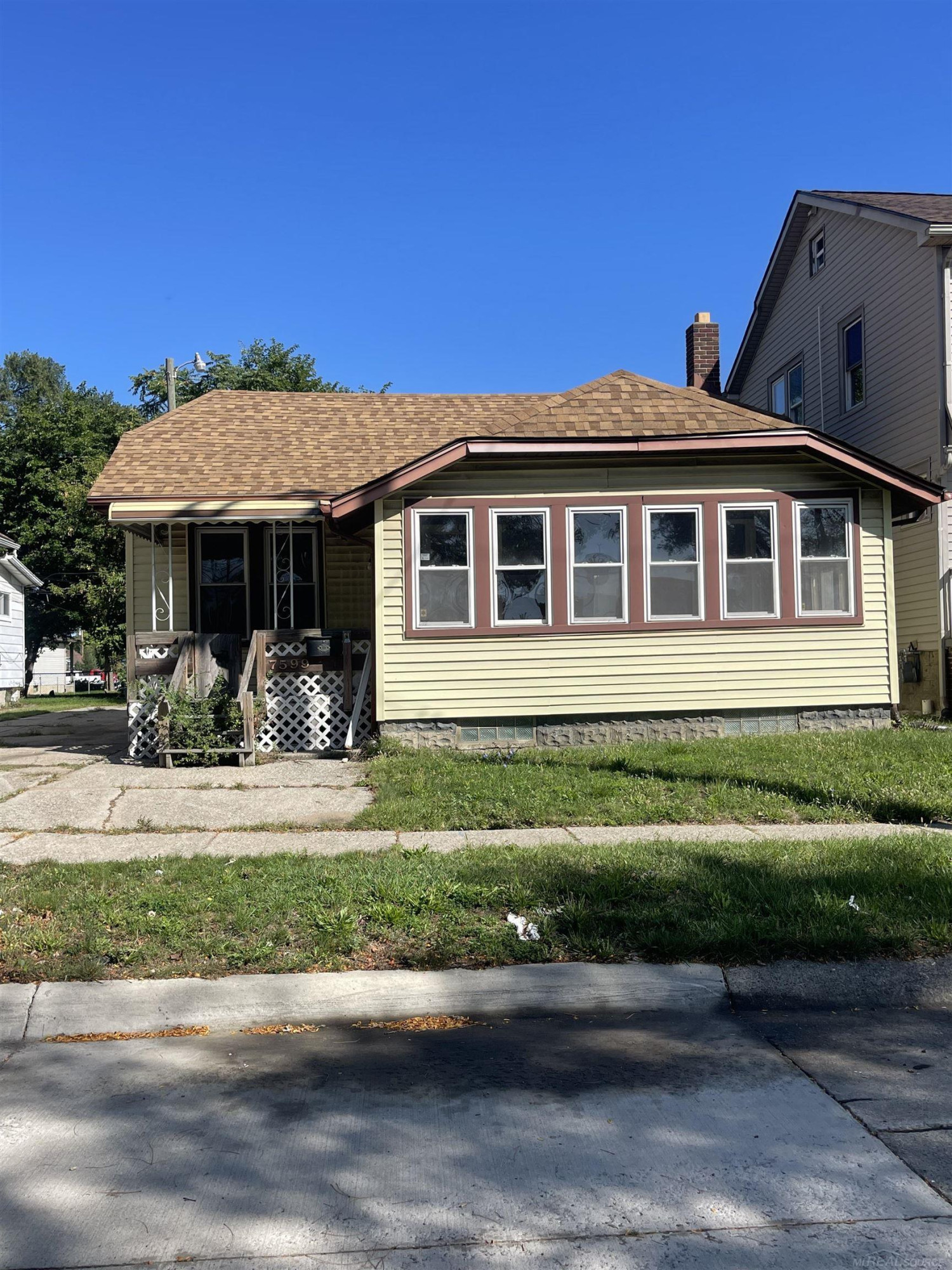 7599 Paige Avenue, Warren, MI 48091