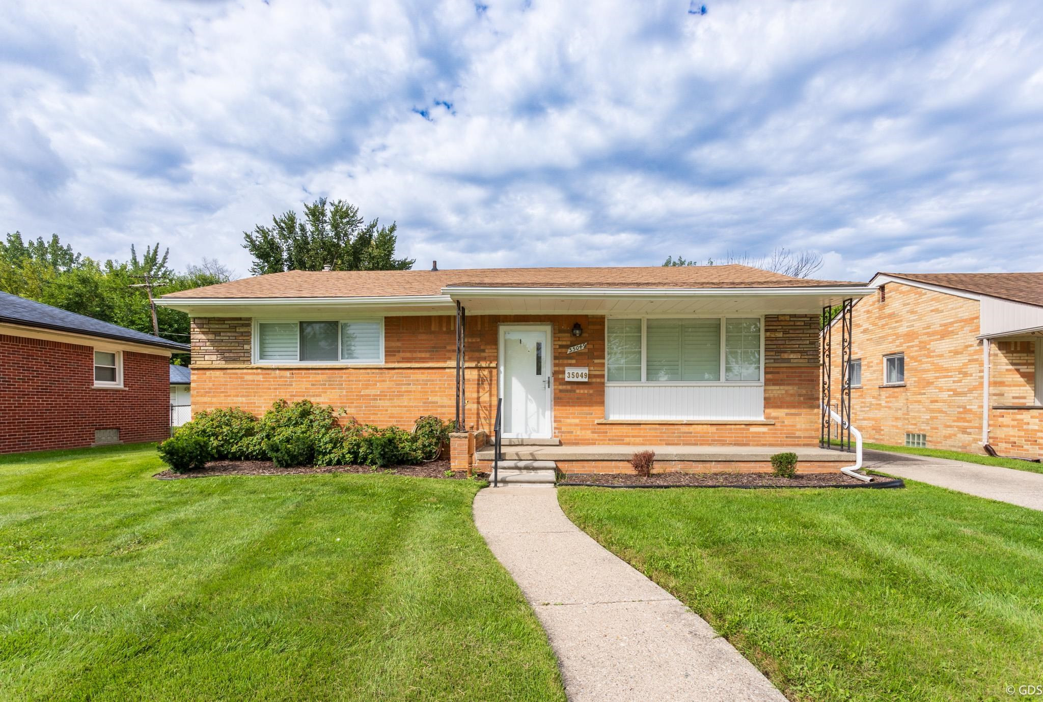 35049 Golden Street, Clinton Twp, MI 48035