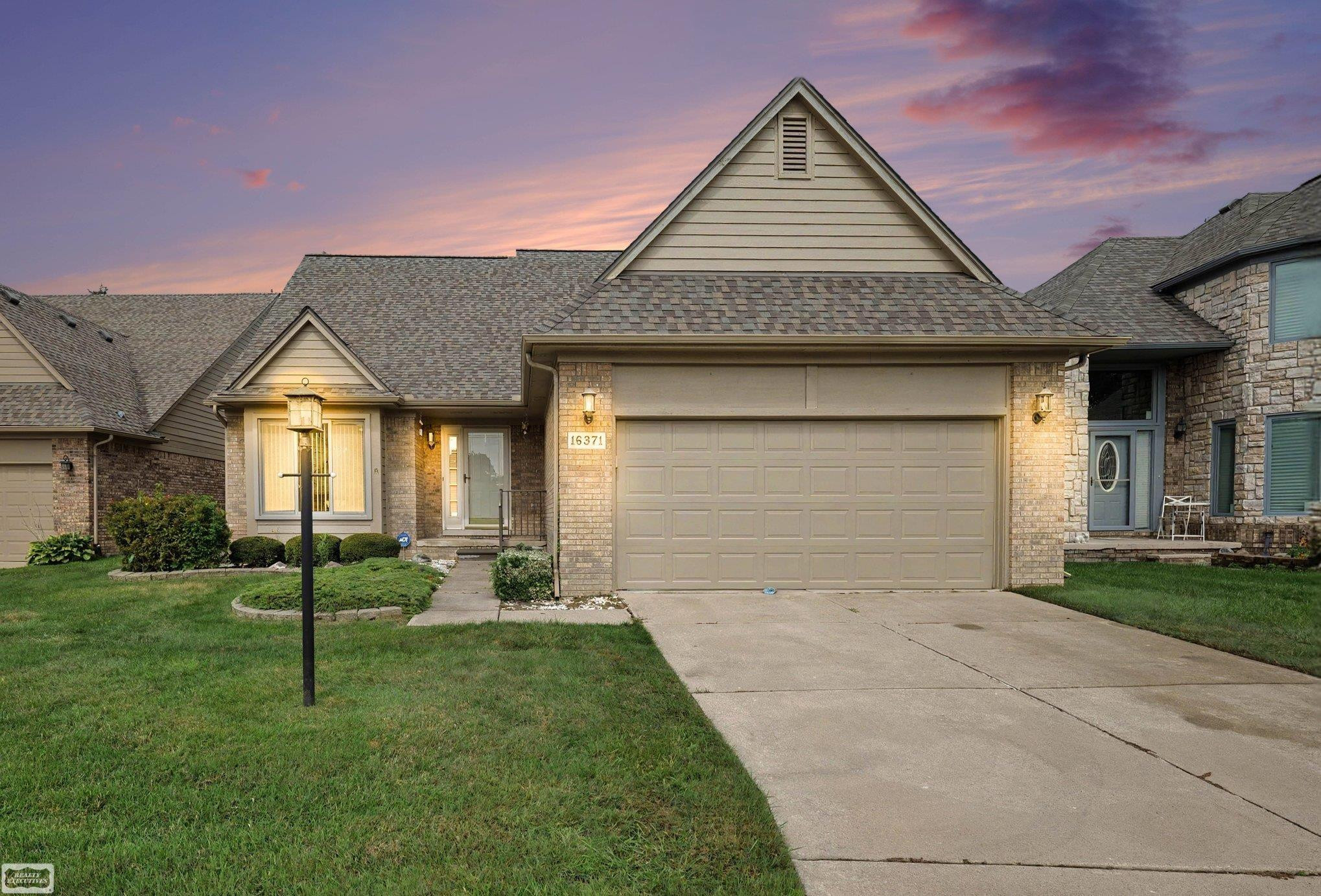 16371 Paint Creek Circle, Macomb, MI 48042